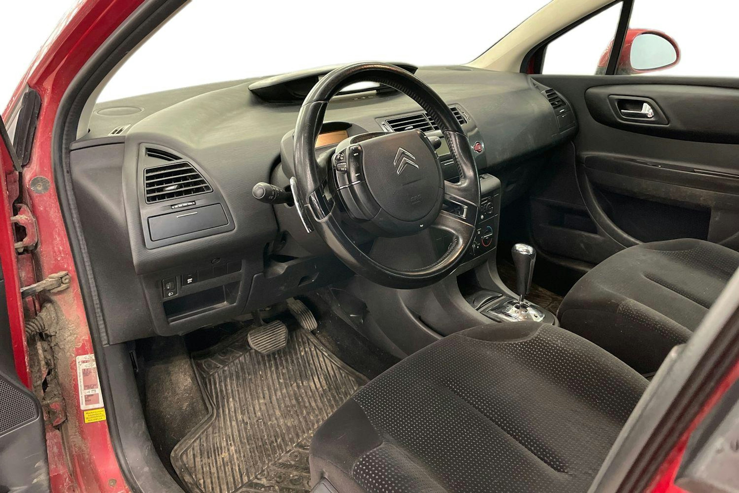 Punainen Citroën C4 2008 kuva 6.