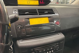 Punainen Citroën C4 2008 kuva 13.