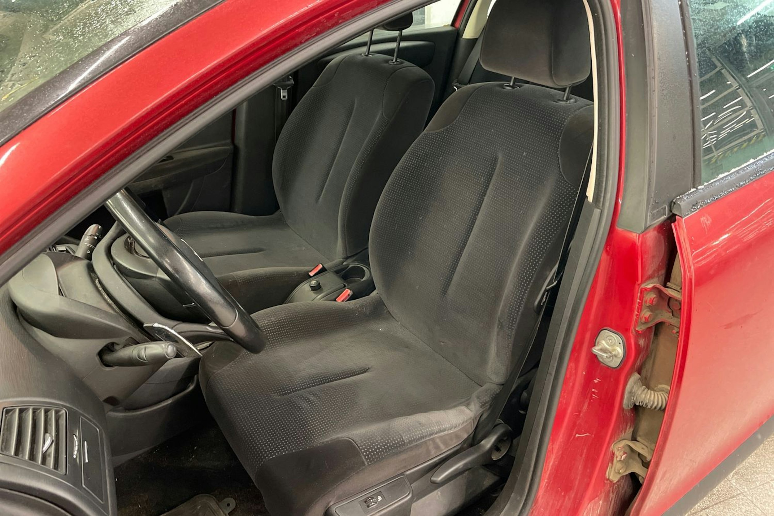 Punainen Citroën C4 2008 kuva 15.