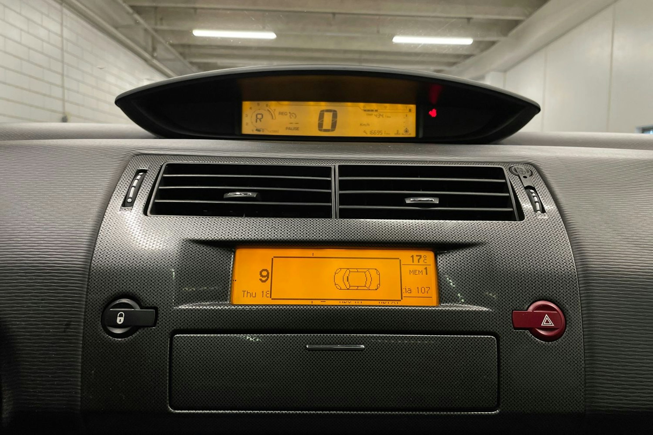 Hopea Citroën C4 2010 kuva 13.