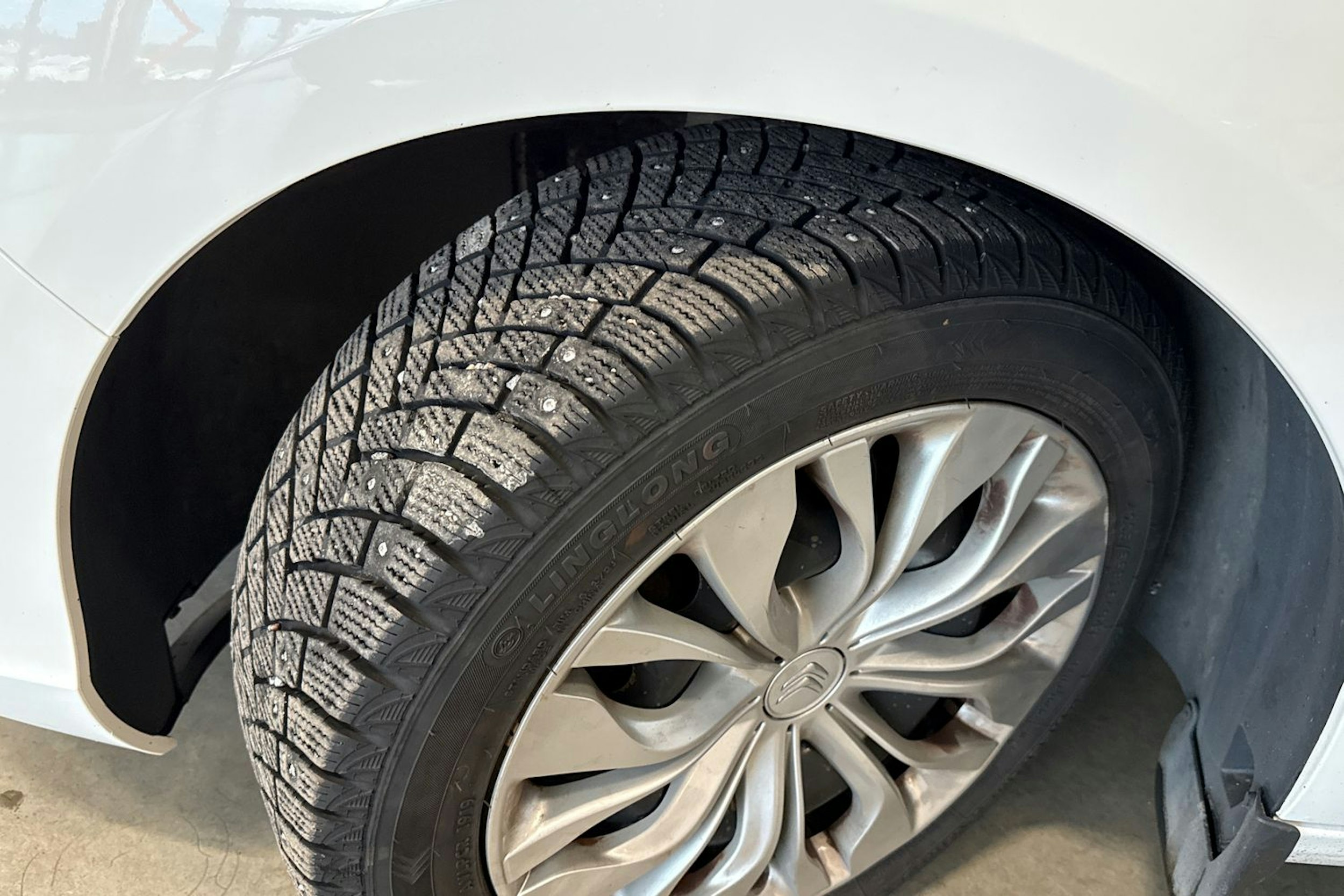 valkoinen Citroën C4 2011 kuva 13.