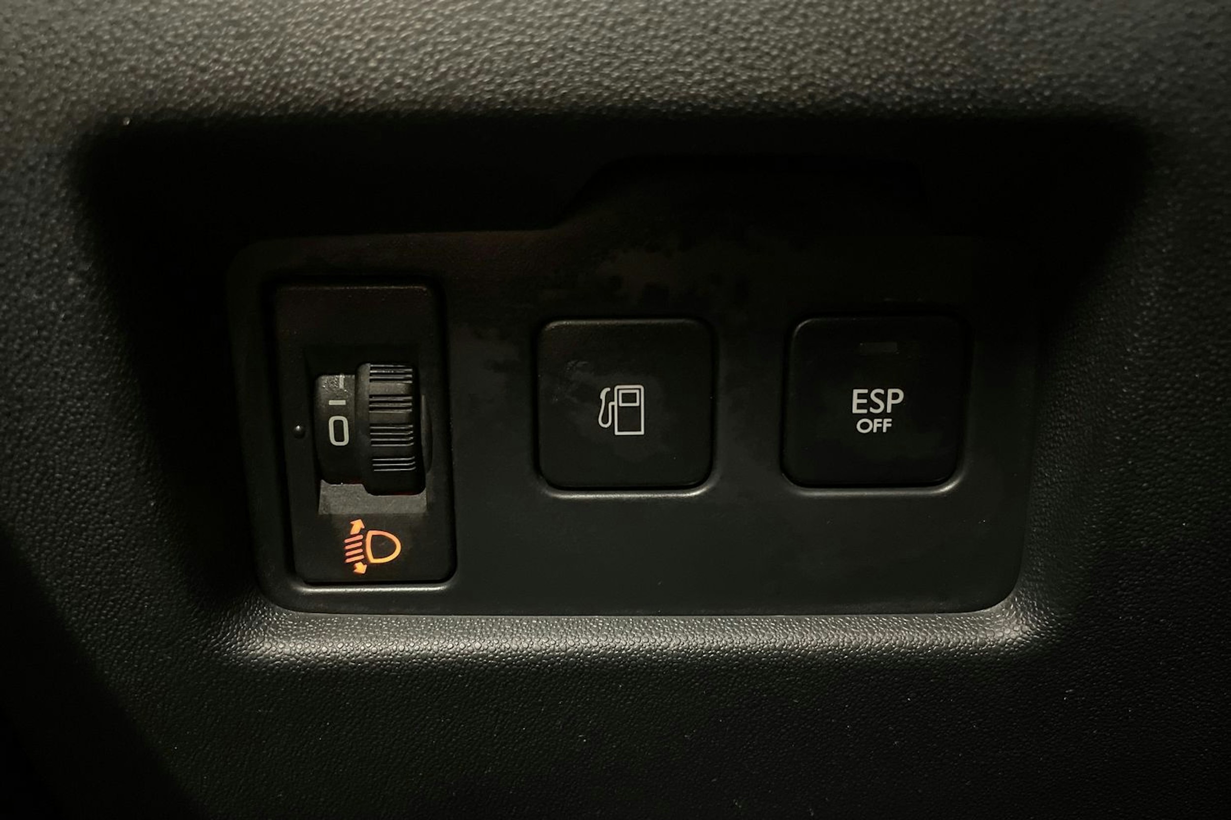 Punainen Citroën C4 2011 kuva 18.