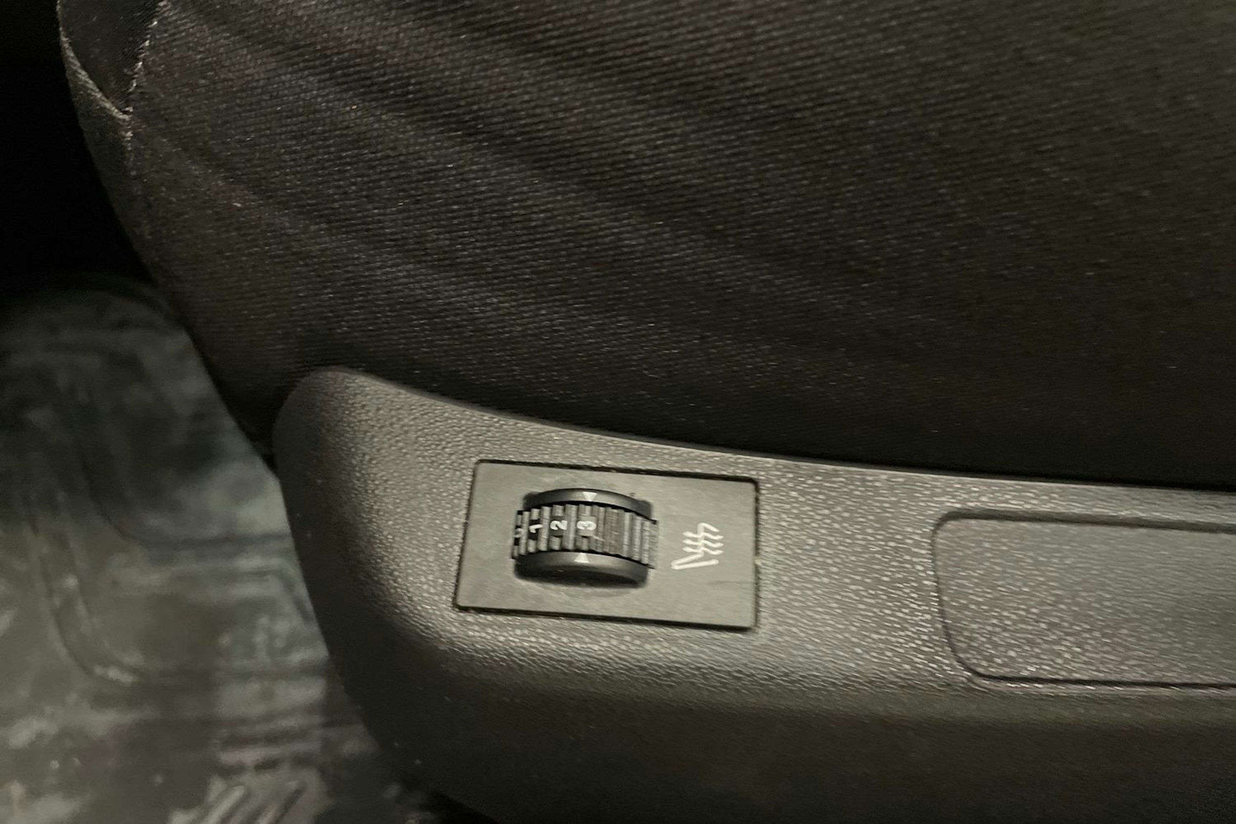 Punainen Citroën C4 2011 kuva 21.