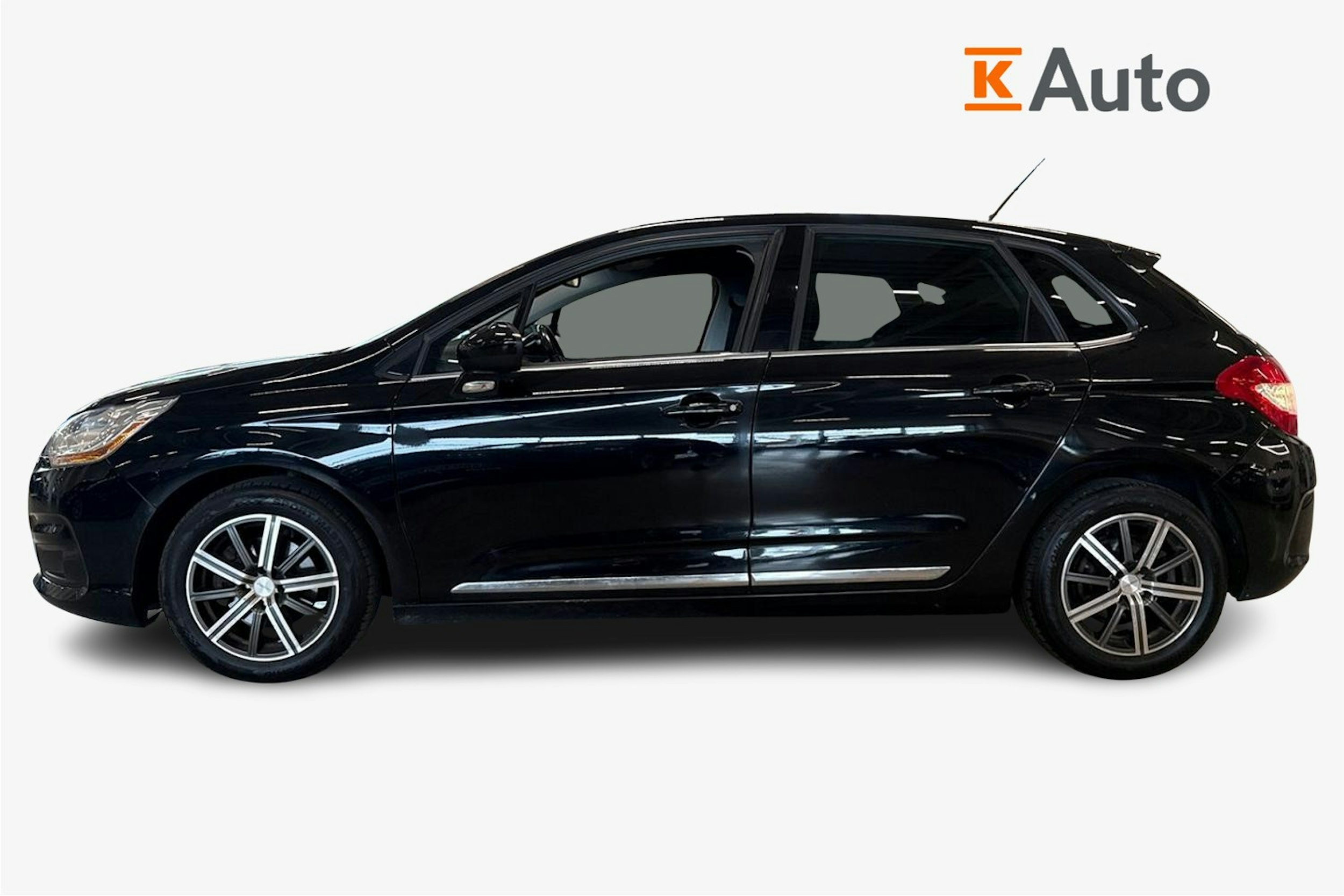 musta Citroën C4 2011 kuva 5.
