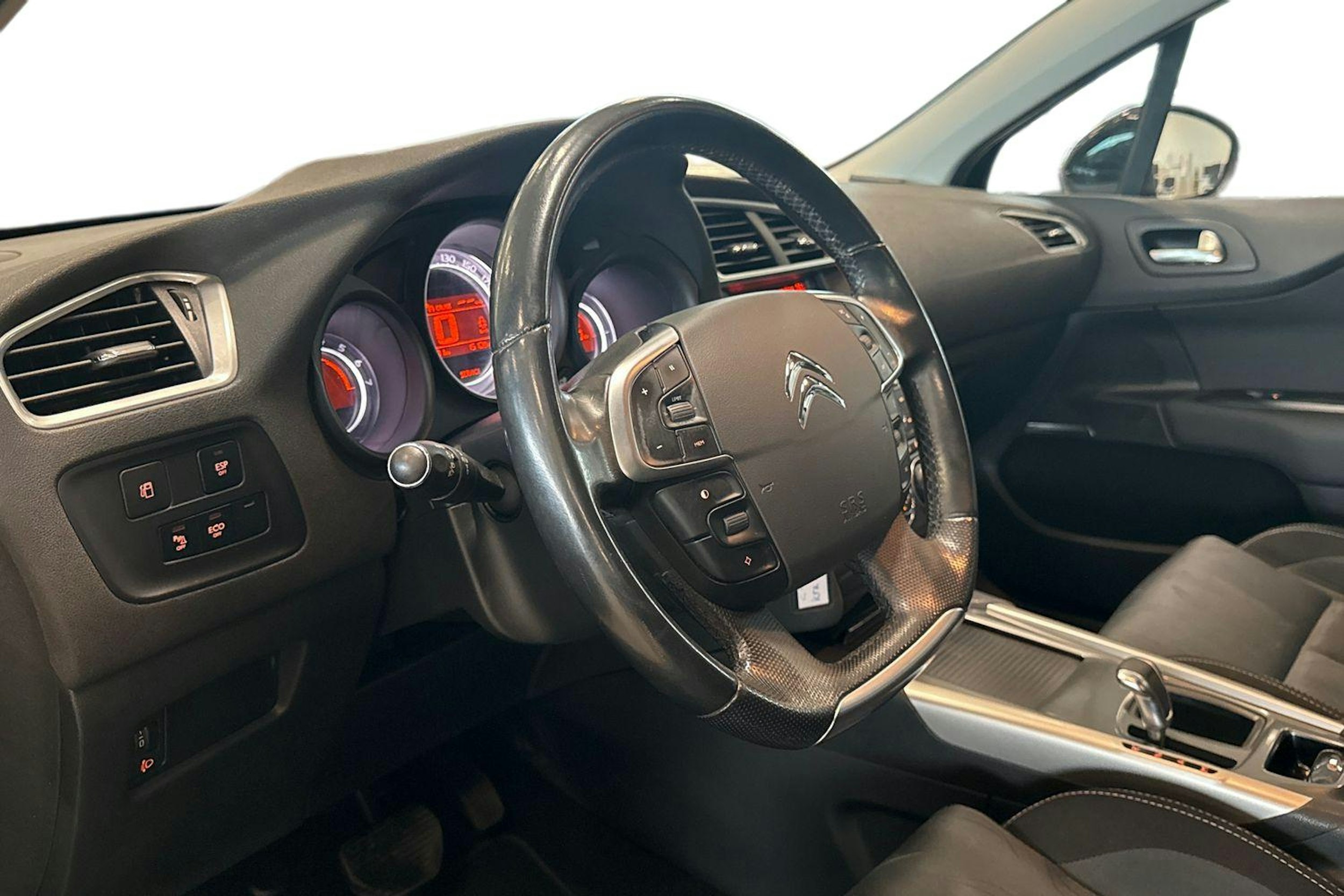 musta Citroën C4 2011 kuva 6.