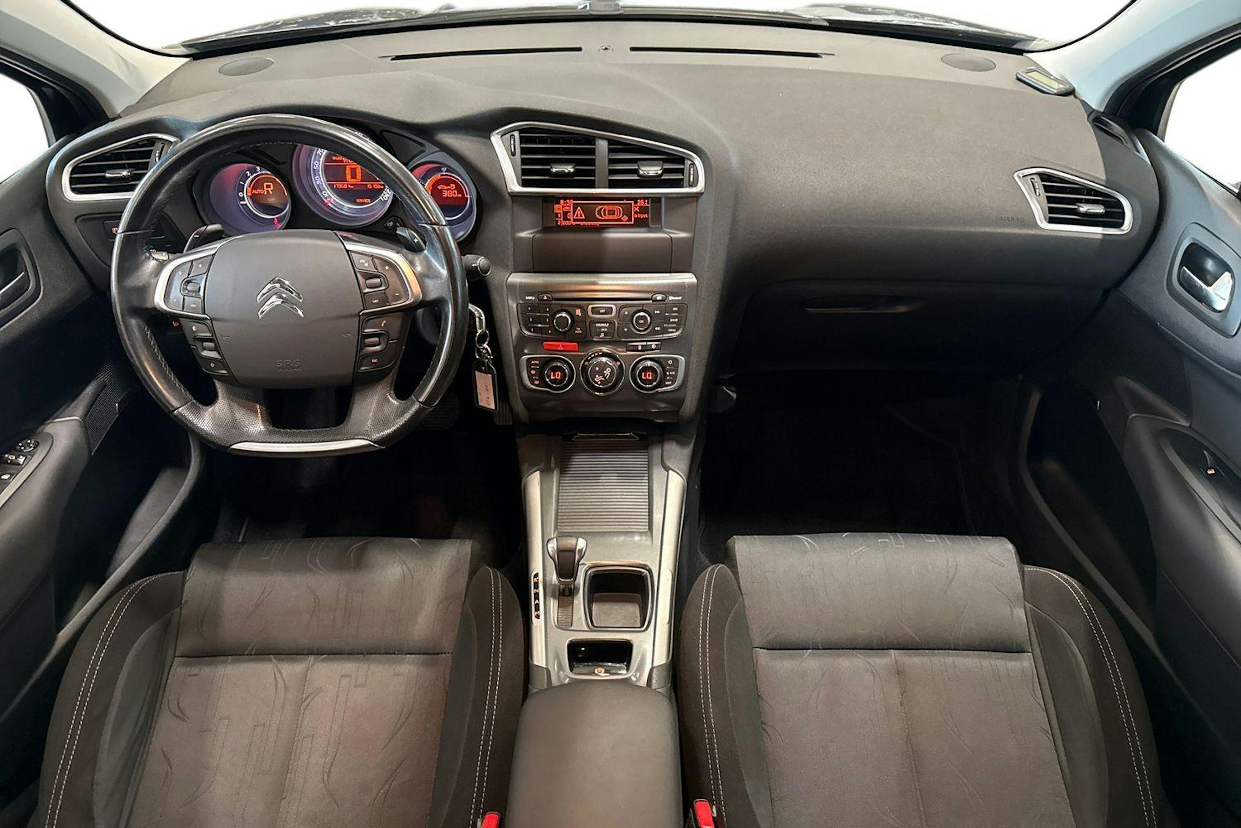 musta Citroën C4 2011 kuva 7.