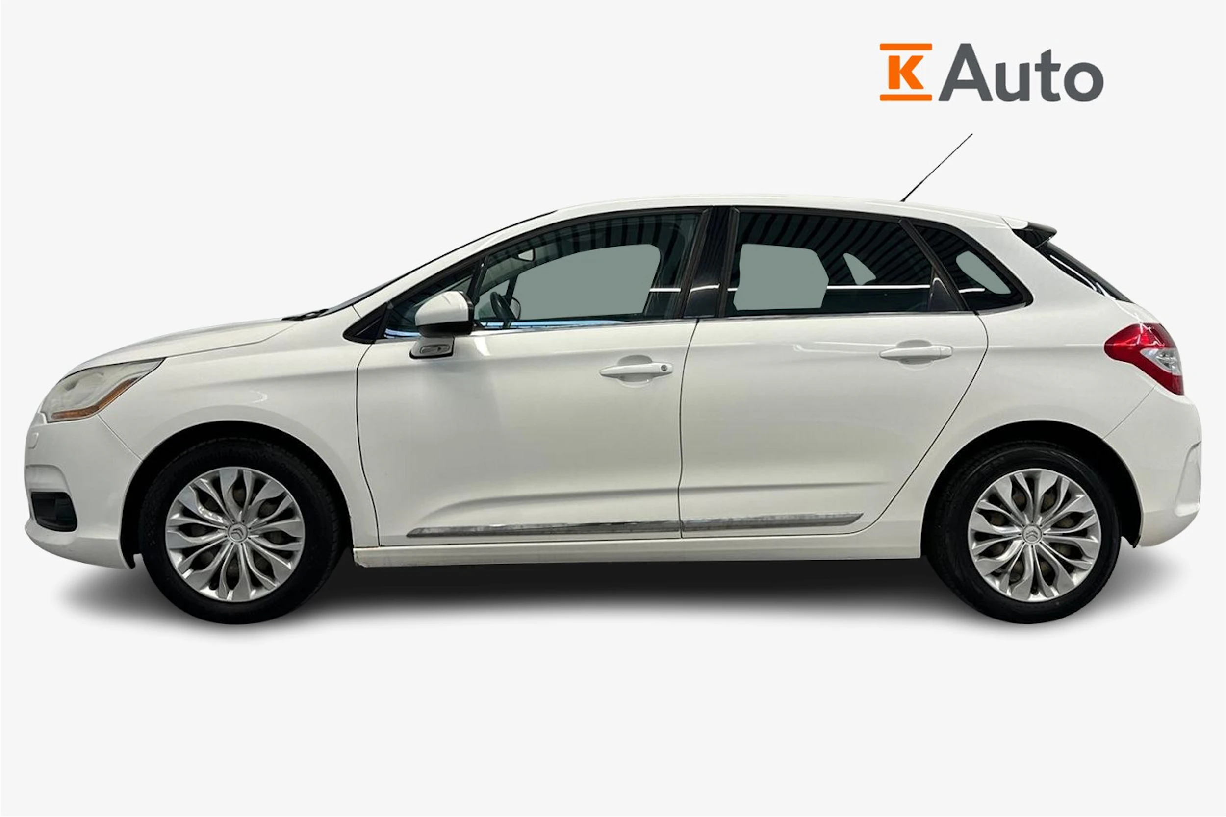 valkoinen Citroën C4 2012 kuva 5.