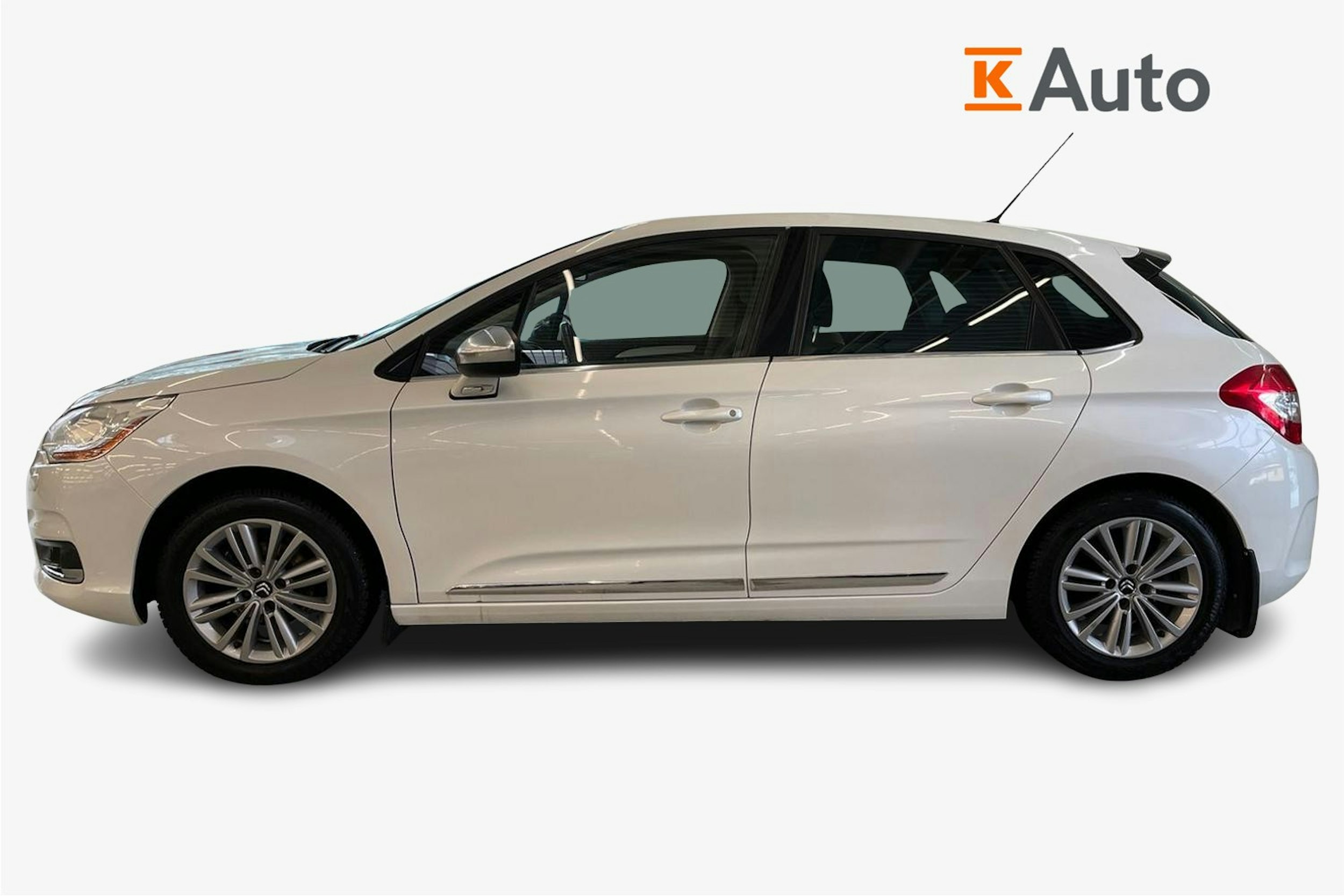 valkoinen Citroën C4 2013 kuva 6.