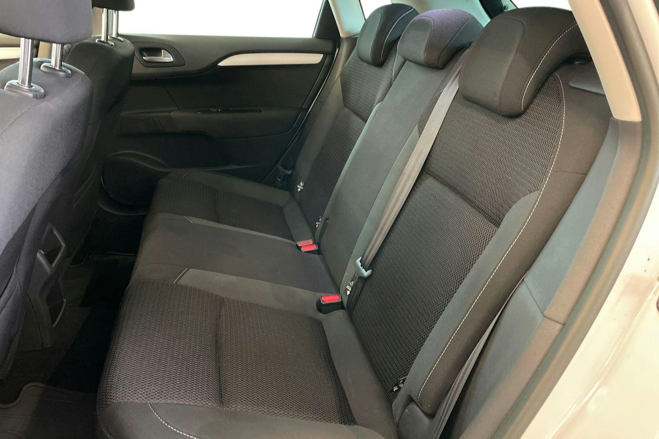 valkoinen Citroën C4 2013 kuva 10.