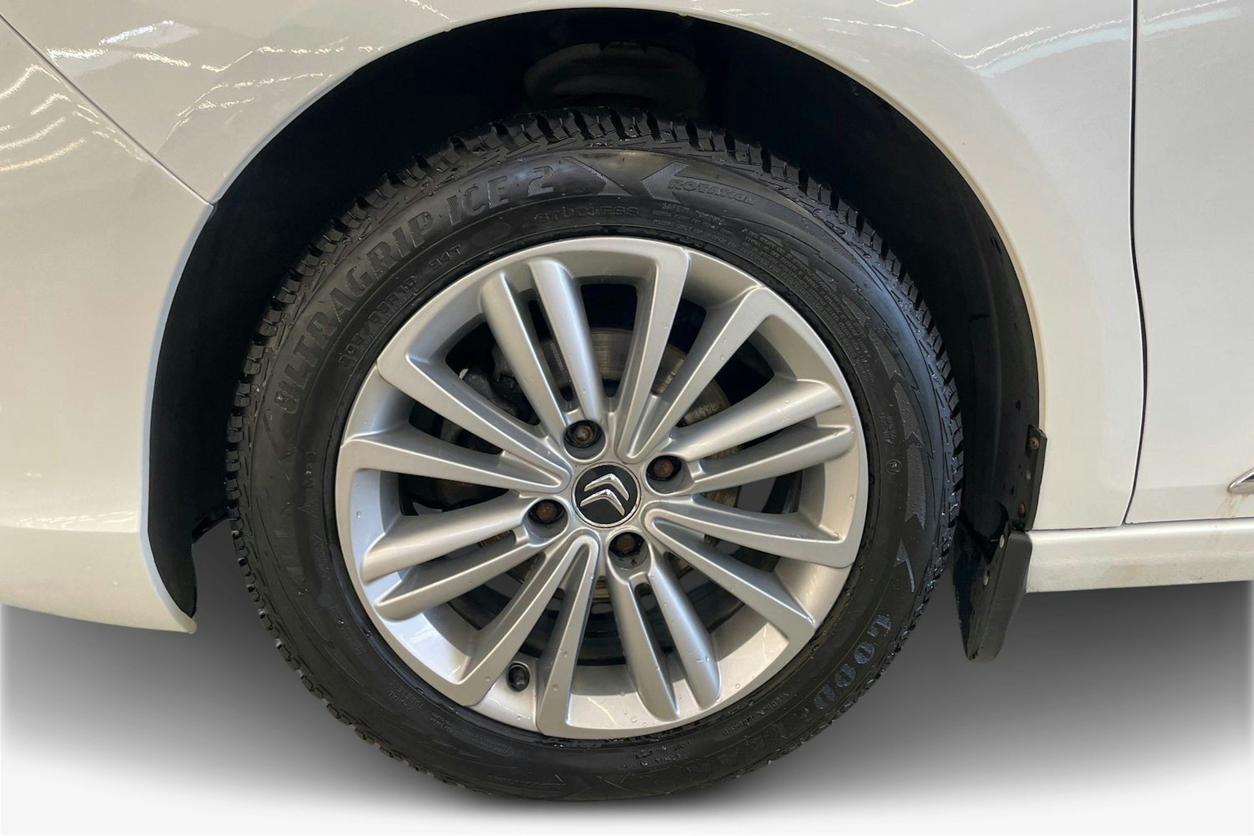 valkoinen Citroën C4 2013 kuva 11.