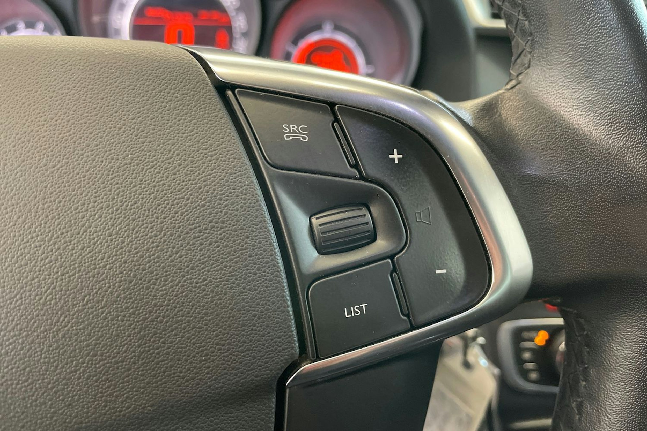 valkoinen Citroën C4 2013 kuva 20.