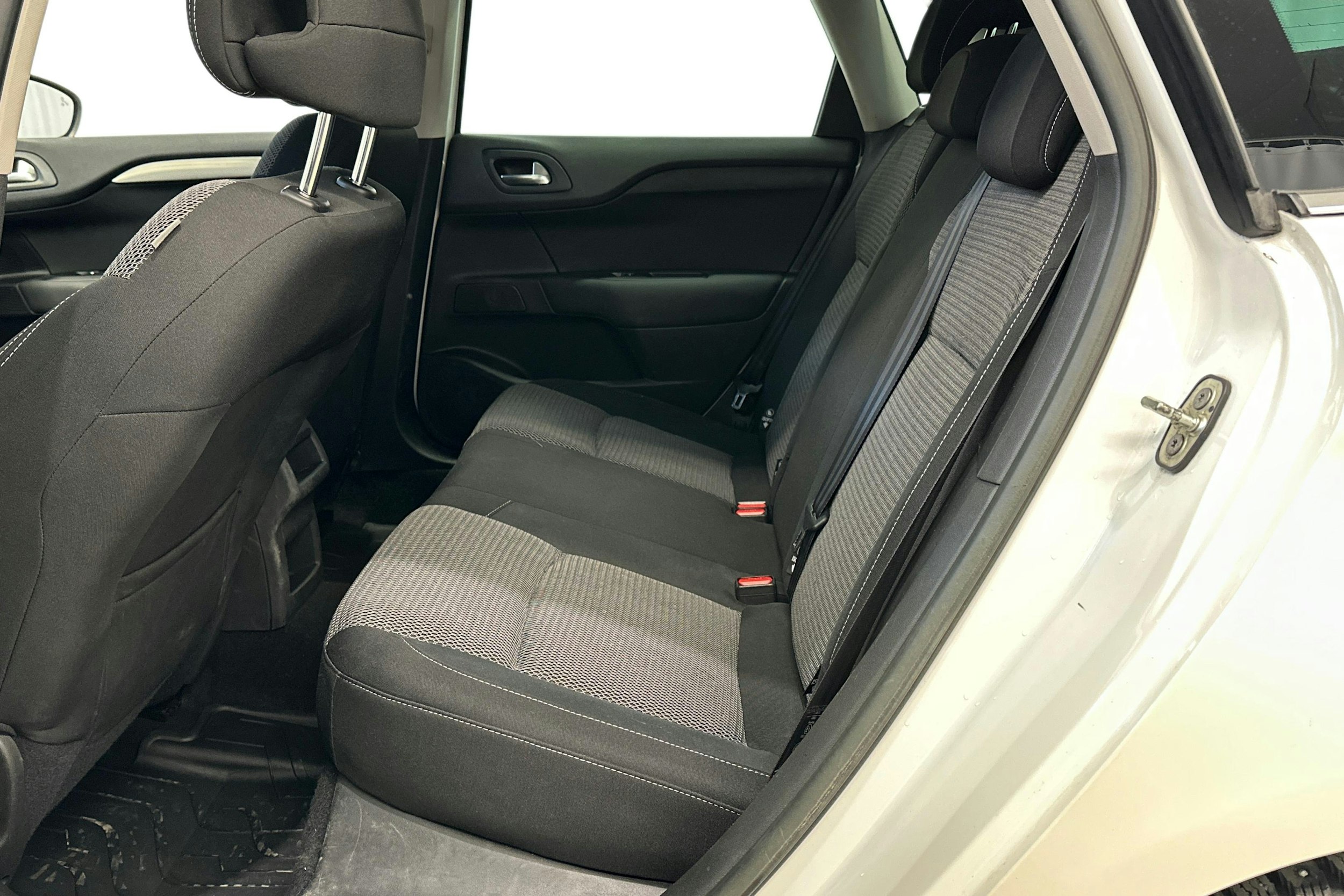 valkoinen metallivär Citroën C4 2014 kuva 10.