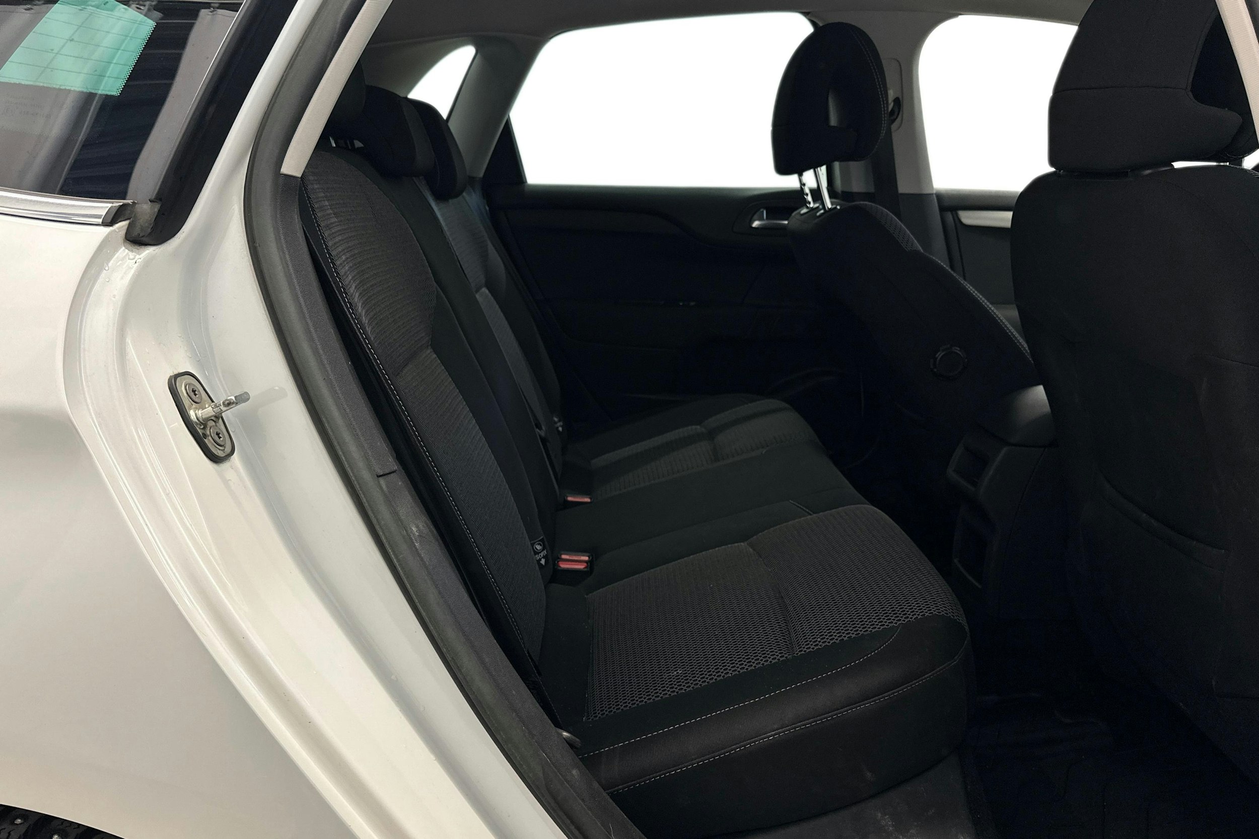 valkoinen metallivär Citroën C4 2014 kuva 11.