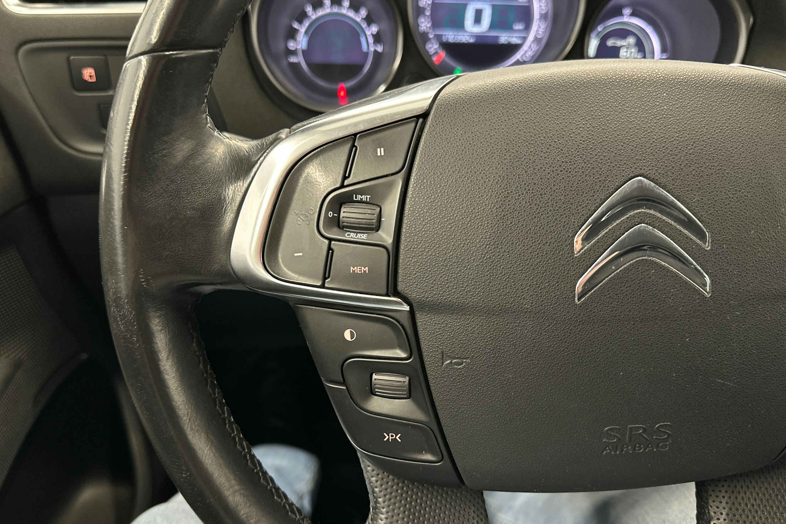 valkoinen metallivär Citroën C4 2014 kuva 20.