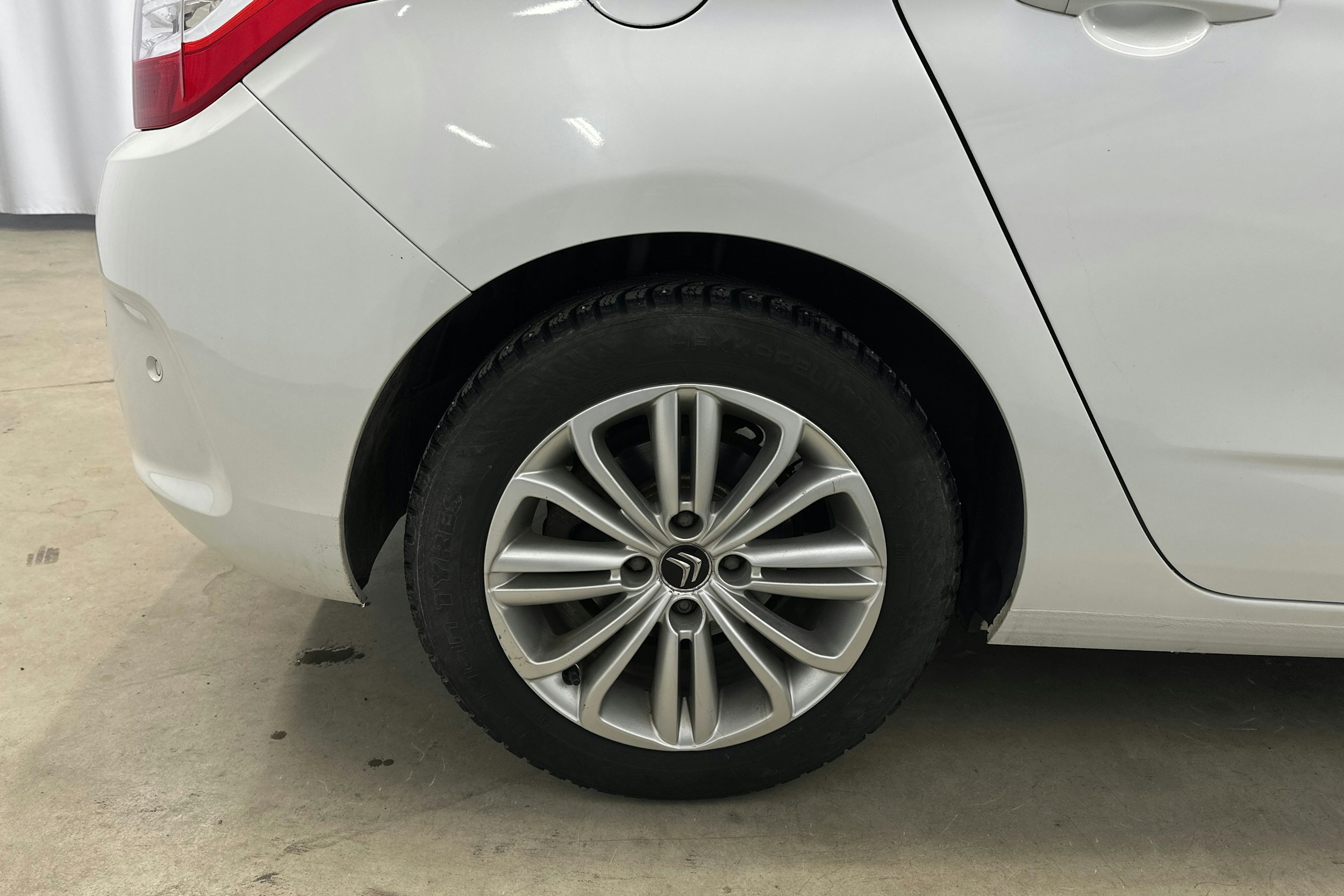 valkoinen metallivär Citroën C4 2014 kuva 41.