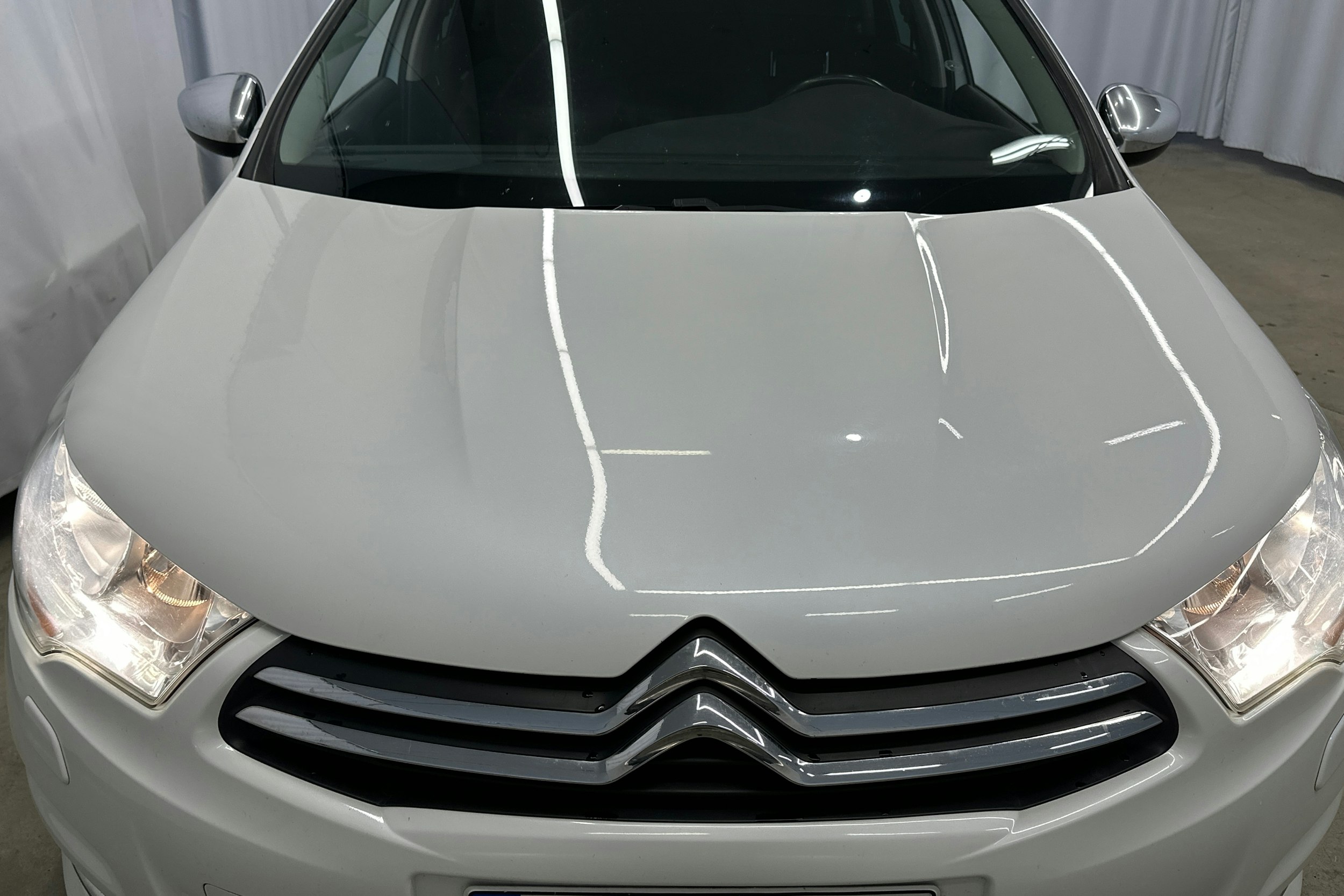valkoinen metallivär Citroën C4 2014 kuva 44.