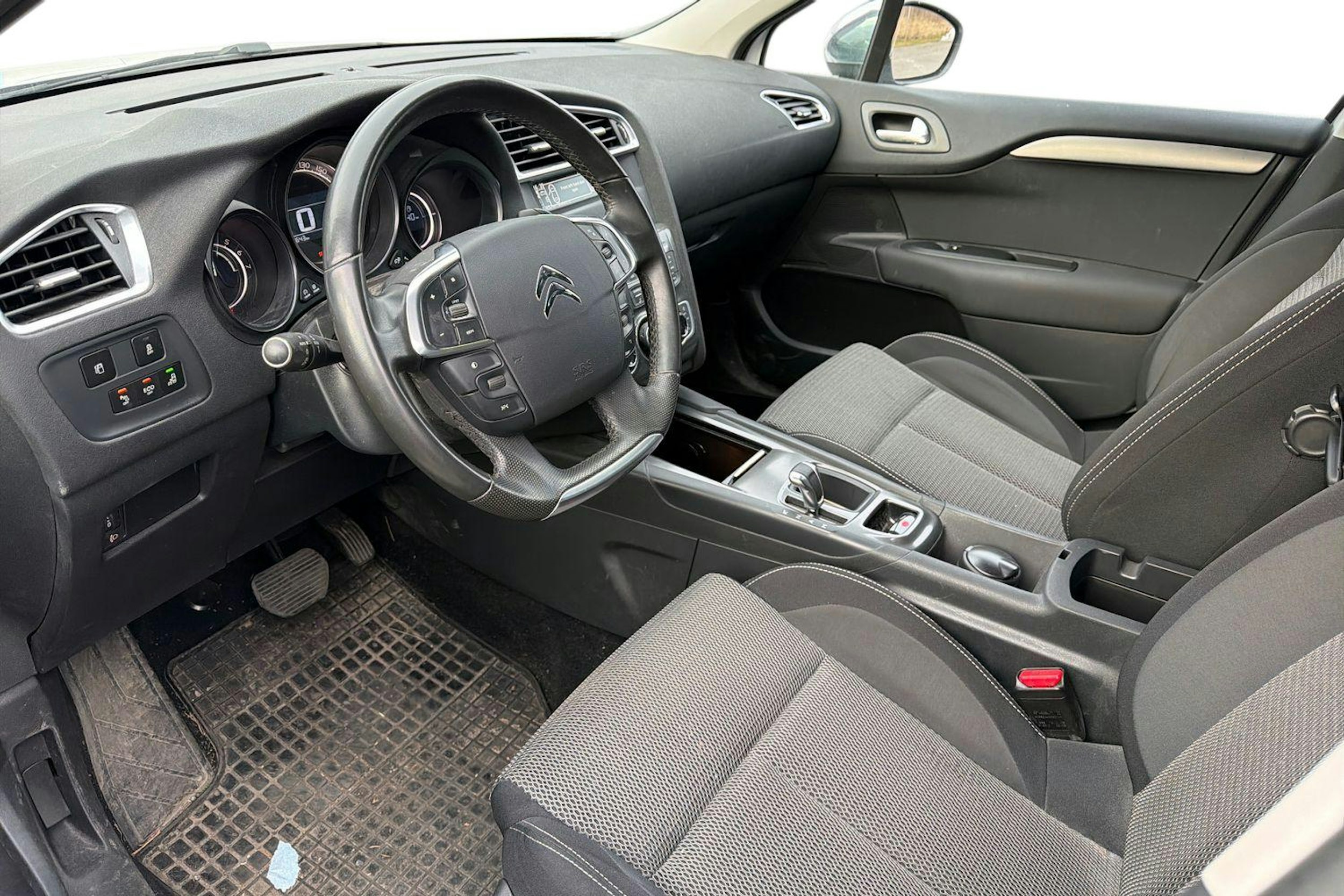 valkoinen Citroën C4 2014 kuva 3.