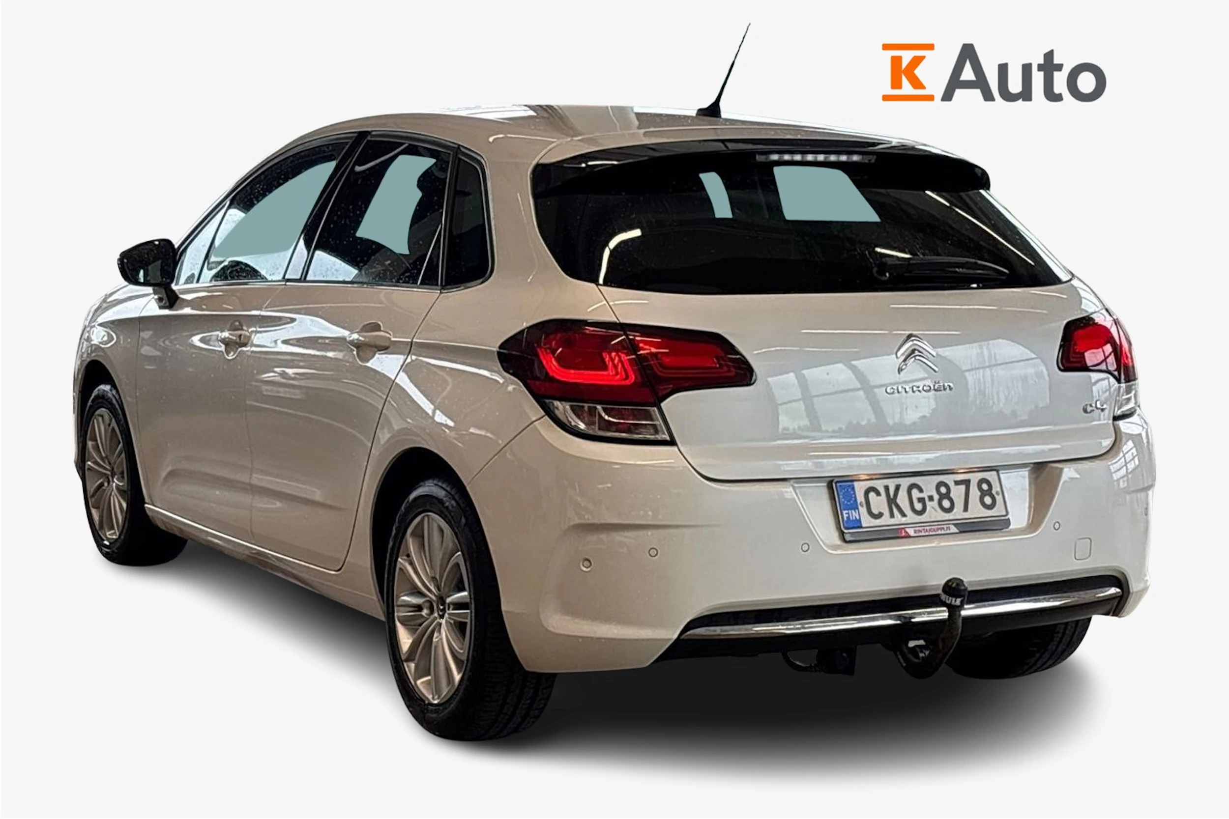 Valkoinen Citroën C4 2015 kuva 2.
