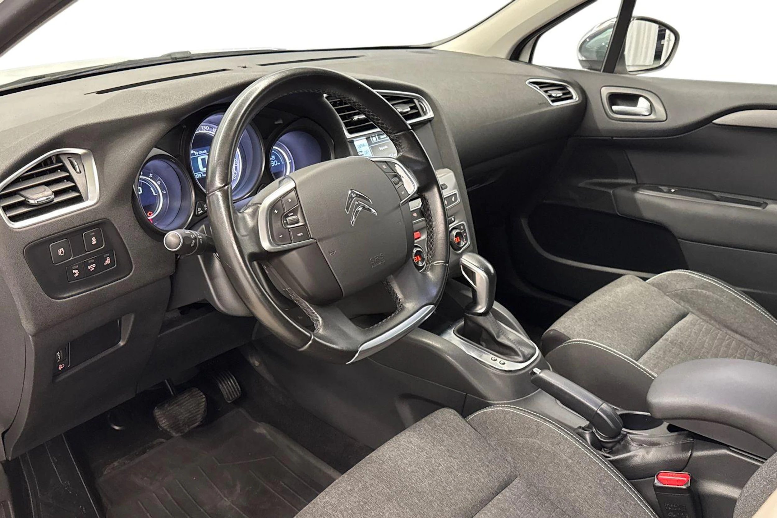 valkoinen Citroën C4 2015 kuva 8.