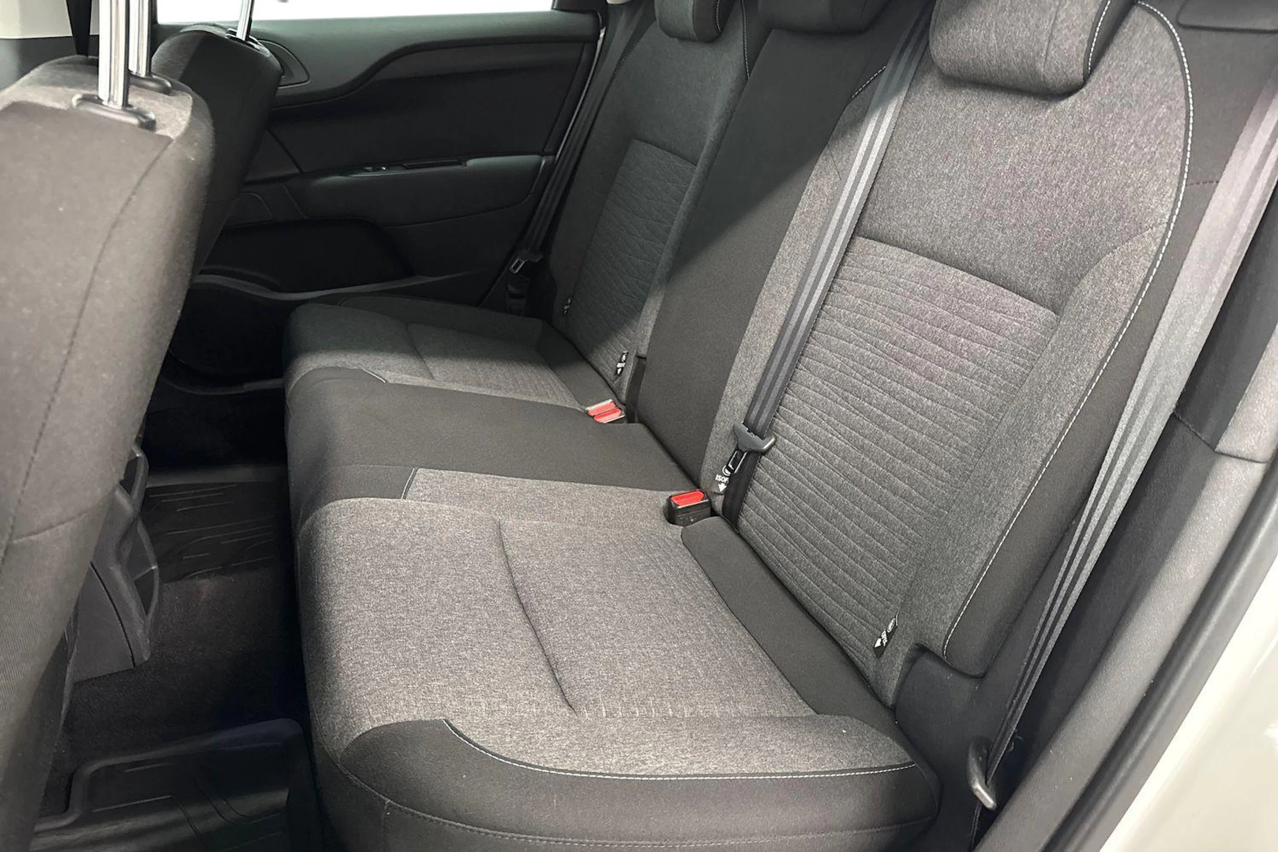 valkoinen Citroën C4 2015 kuva 11.