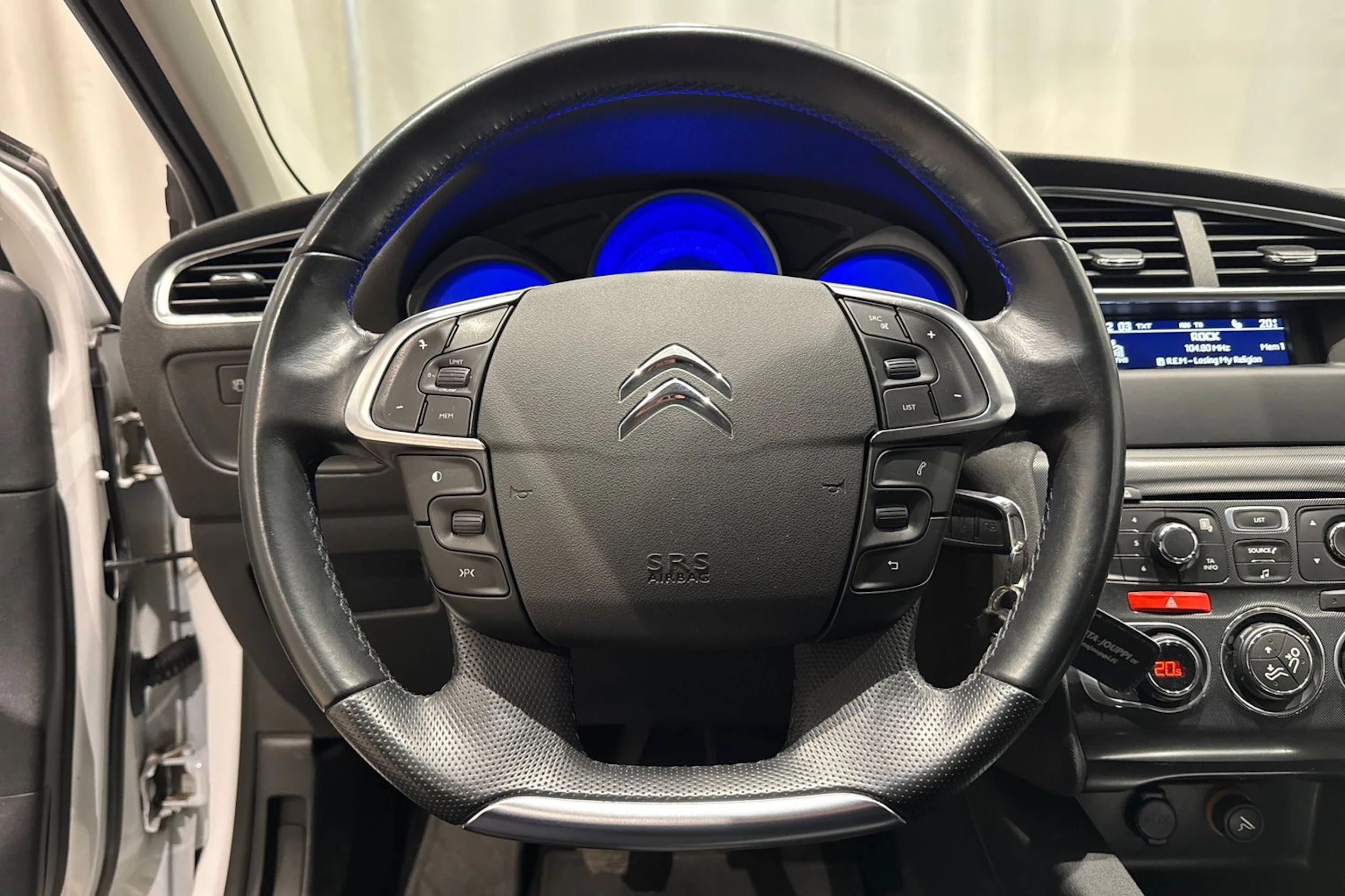valkoinen Citroën C4 2015 kuva 14.