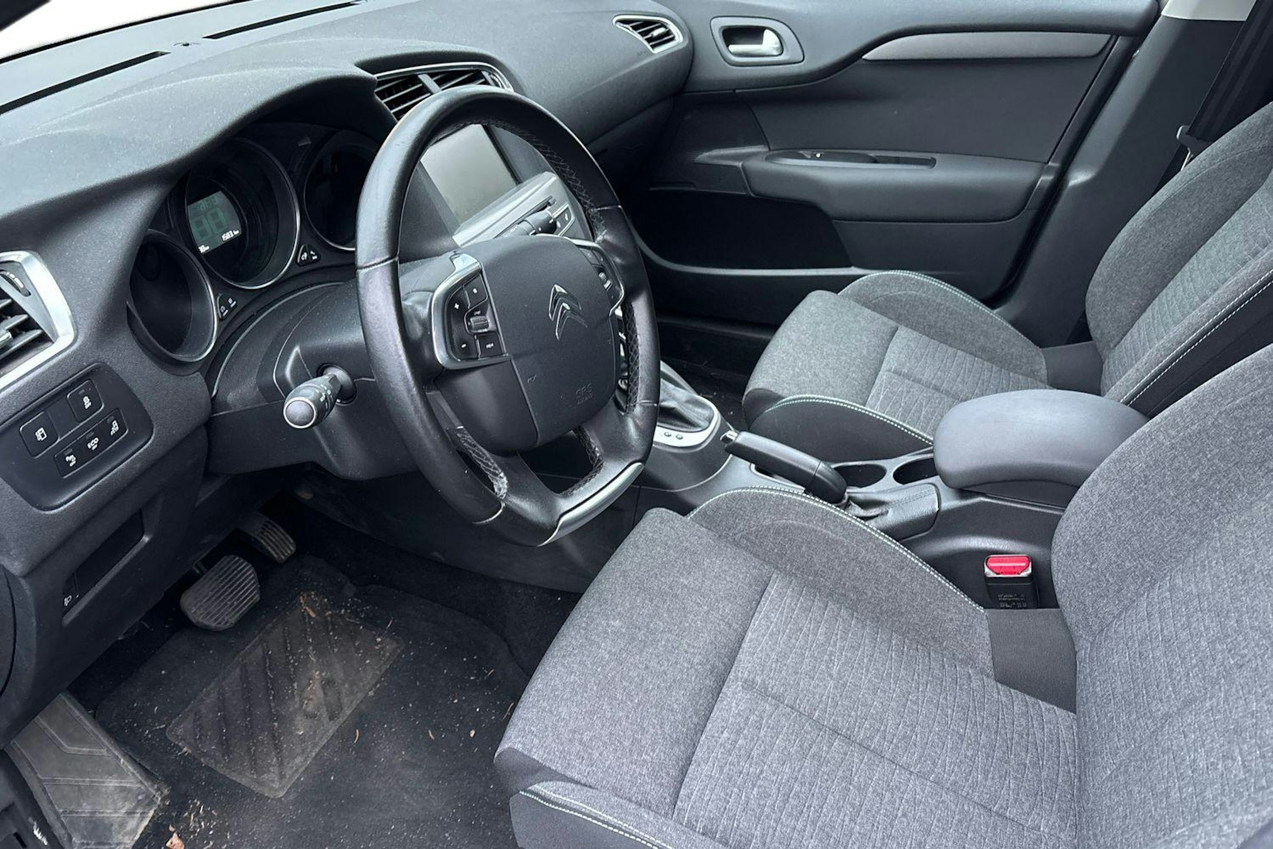 harmaa Citroën C4 2016 kuva 3.