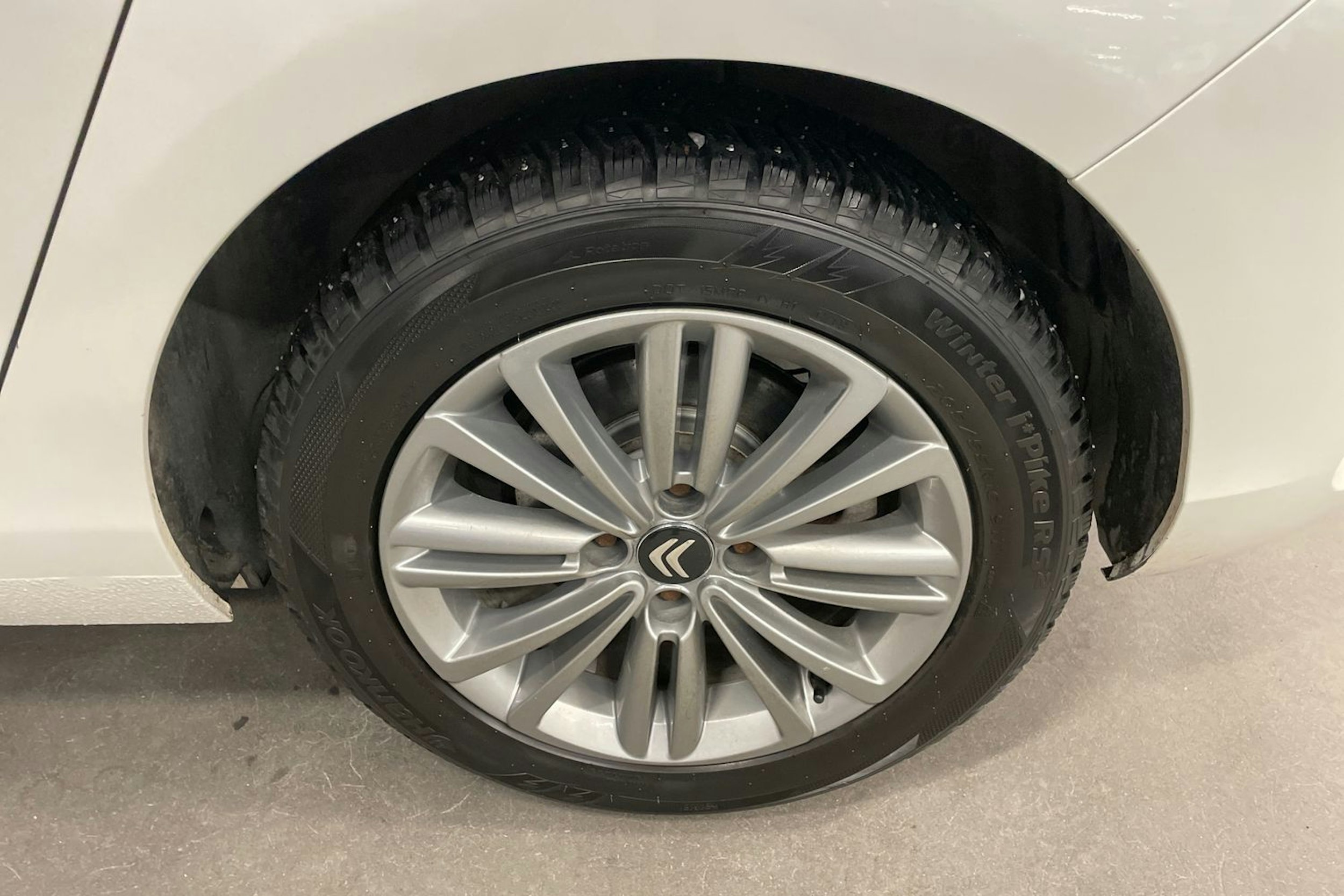 Valkoinen Citroën C4 2015 kuva 13.