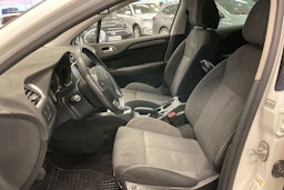 Valkoinen Citroën C4 2015 kuva 16.