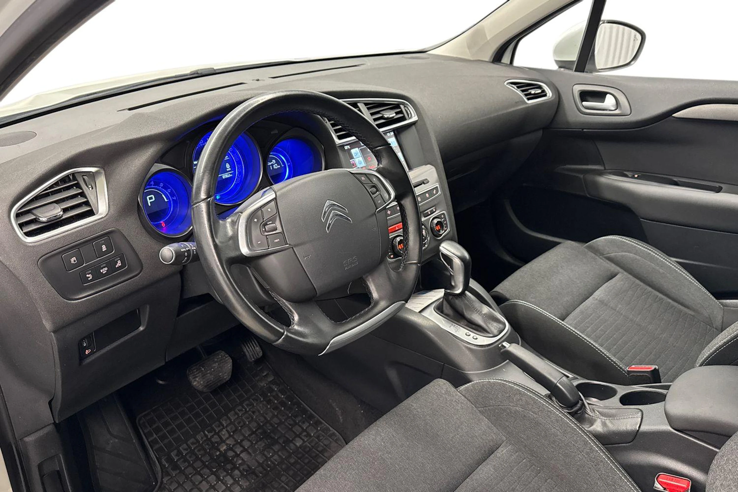 valkoinen Citroën C4 2017 kuva 7.