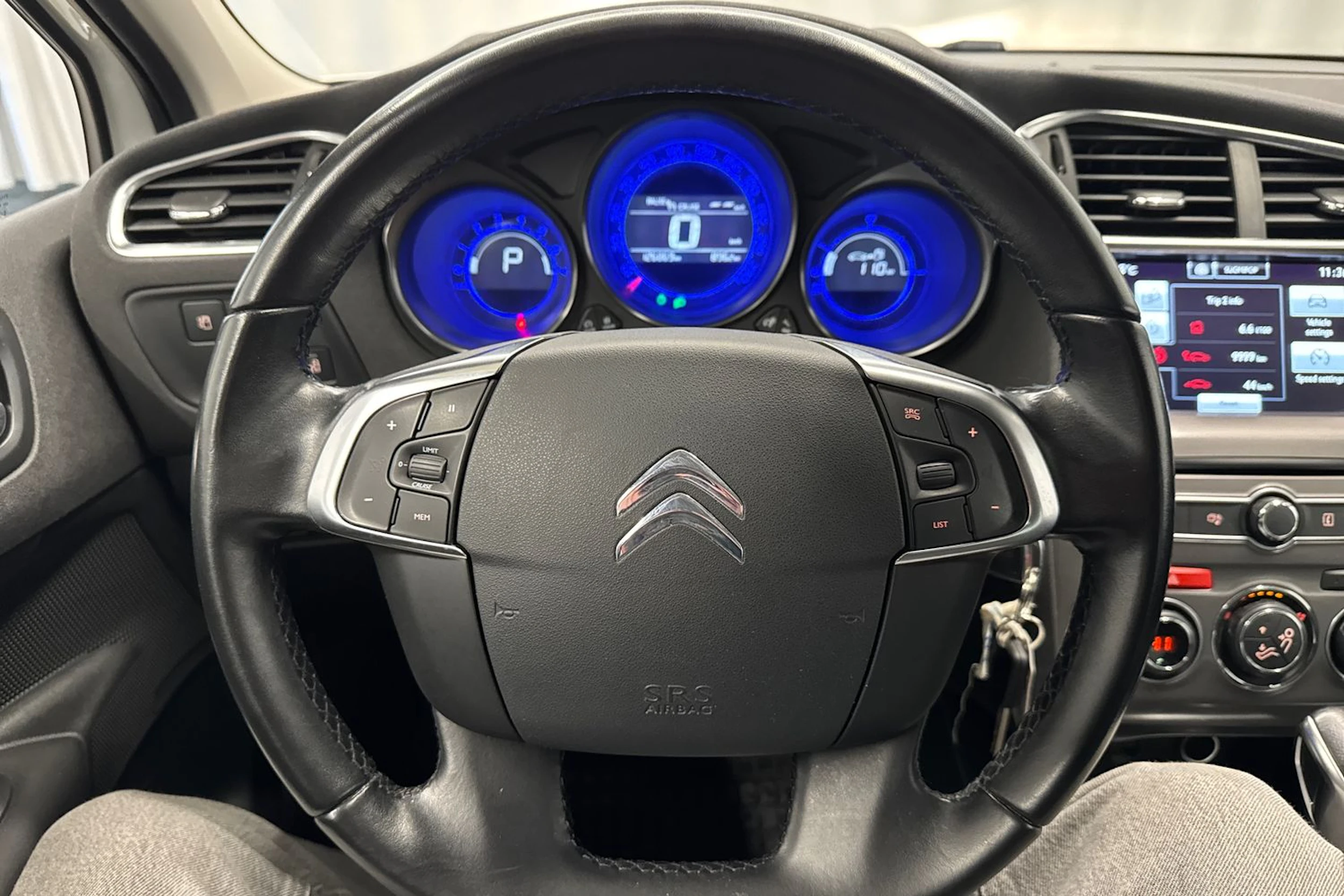 valkoinen Citroën C4 2017 kuva 14.