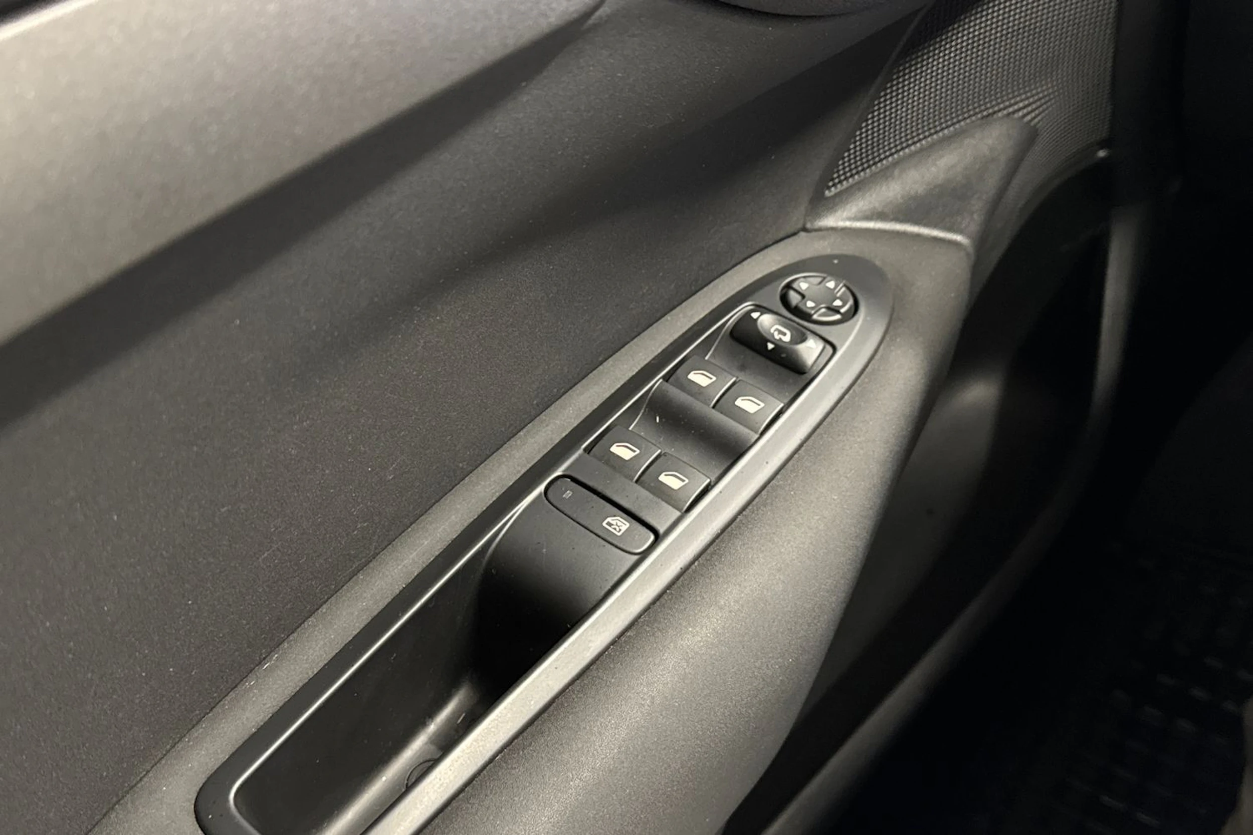 valkoinen Citroën C4 2017 kuva 25.