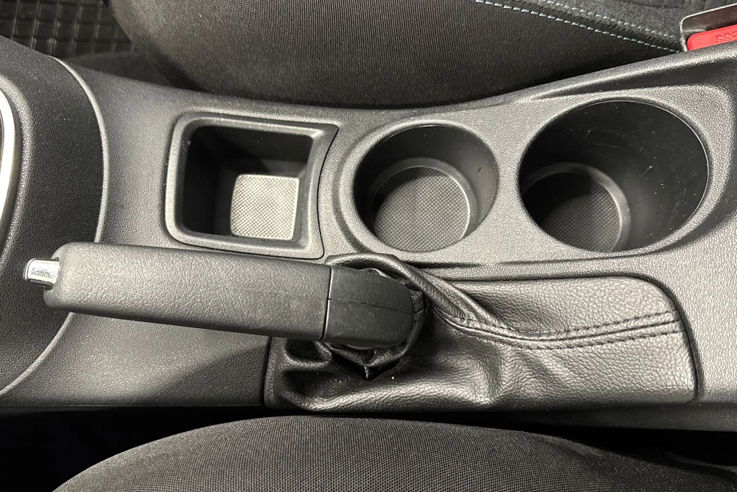 valkoinen Citroën C4 2017 kuva 28.