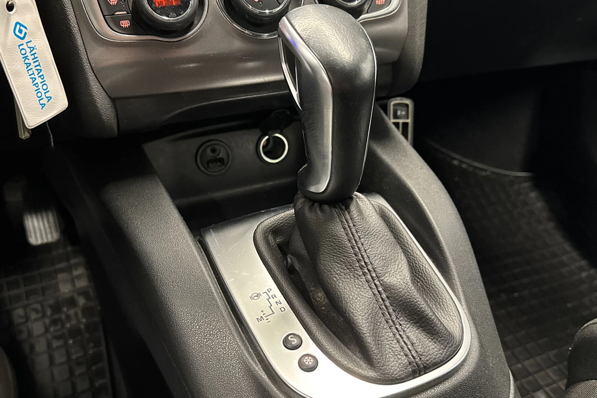 valkoinen Citroën C4 2017 kuva 29.