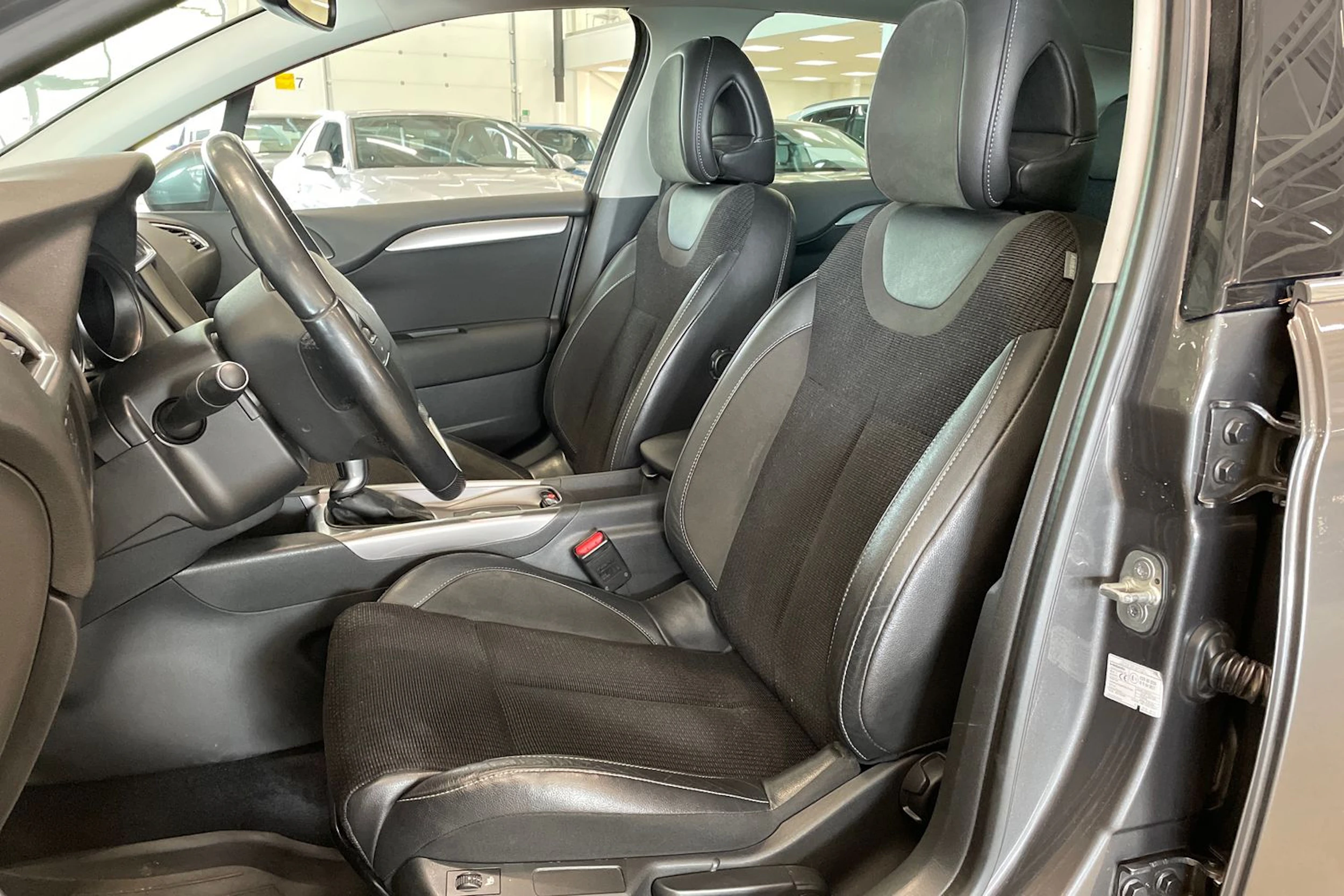 harmaa Citroën C4 2017 kuva 11.