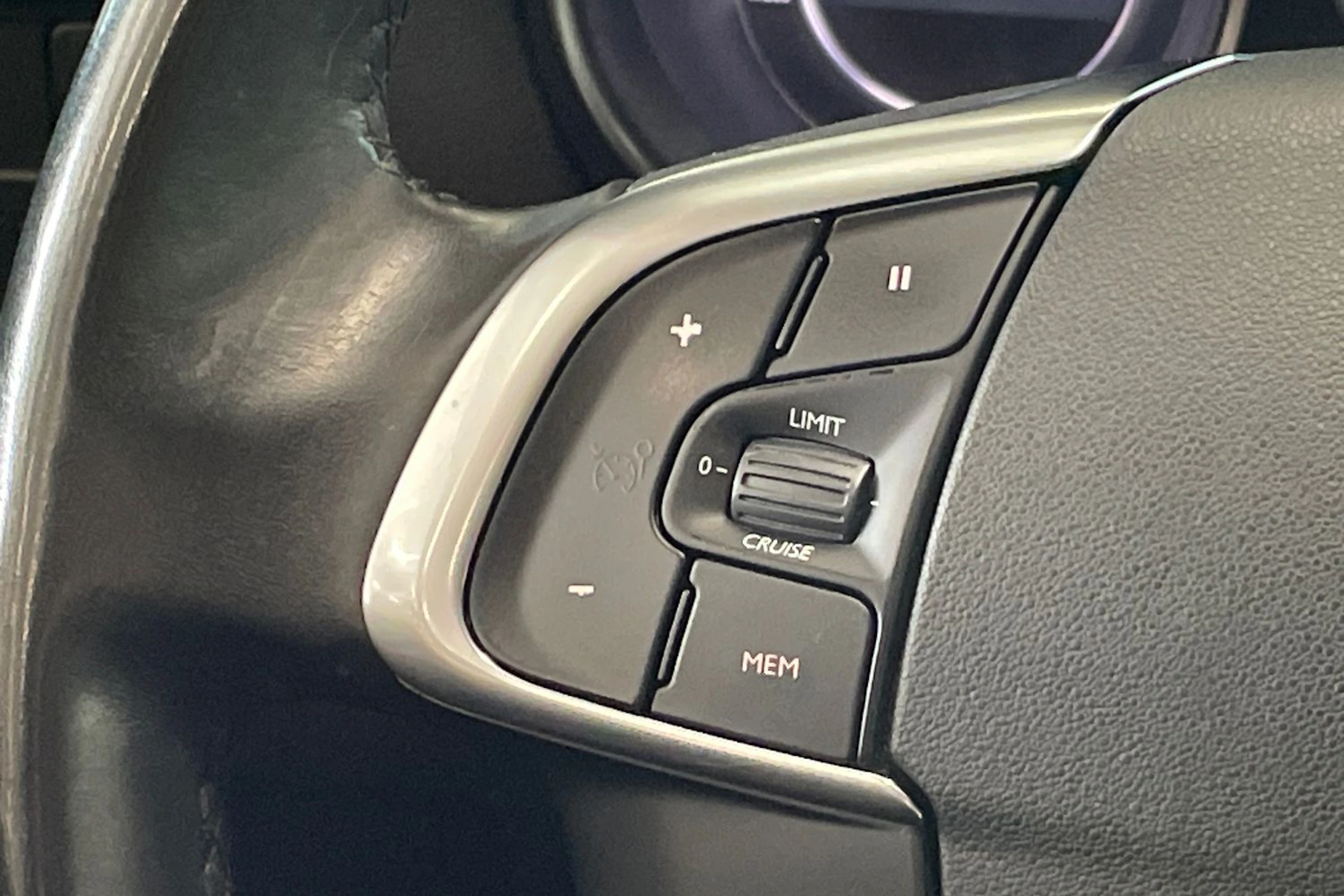 harmaa Citroën C4 2017 kuva 16.