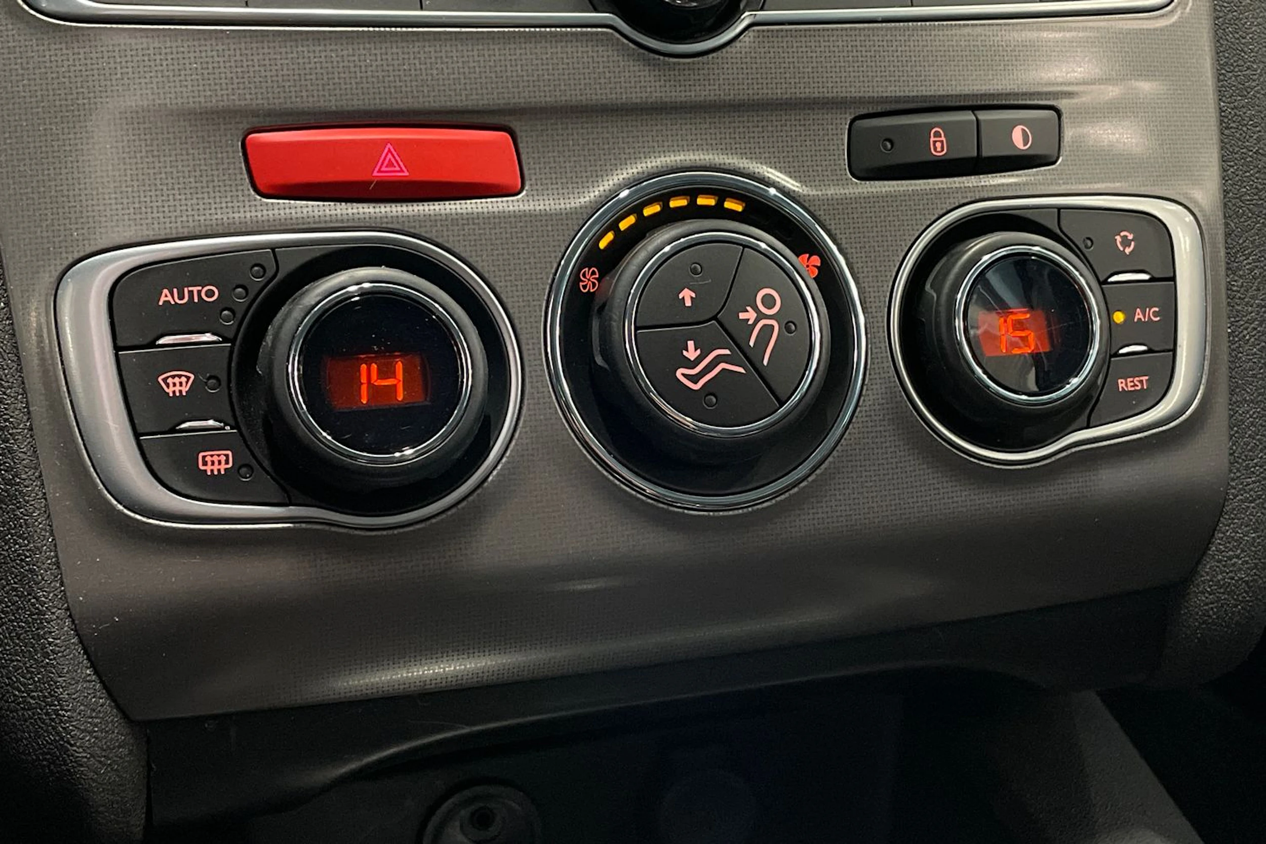 harmaa Citroën C4 2017 kuva 22.