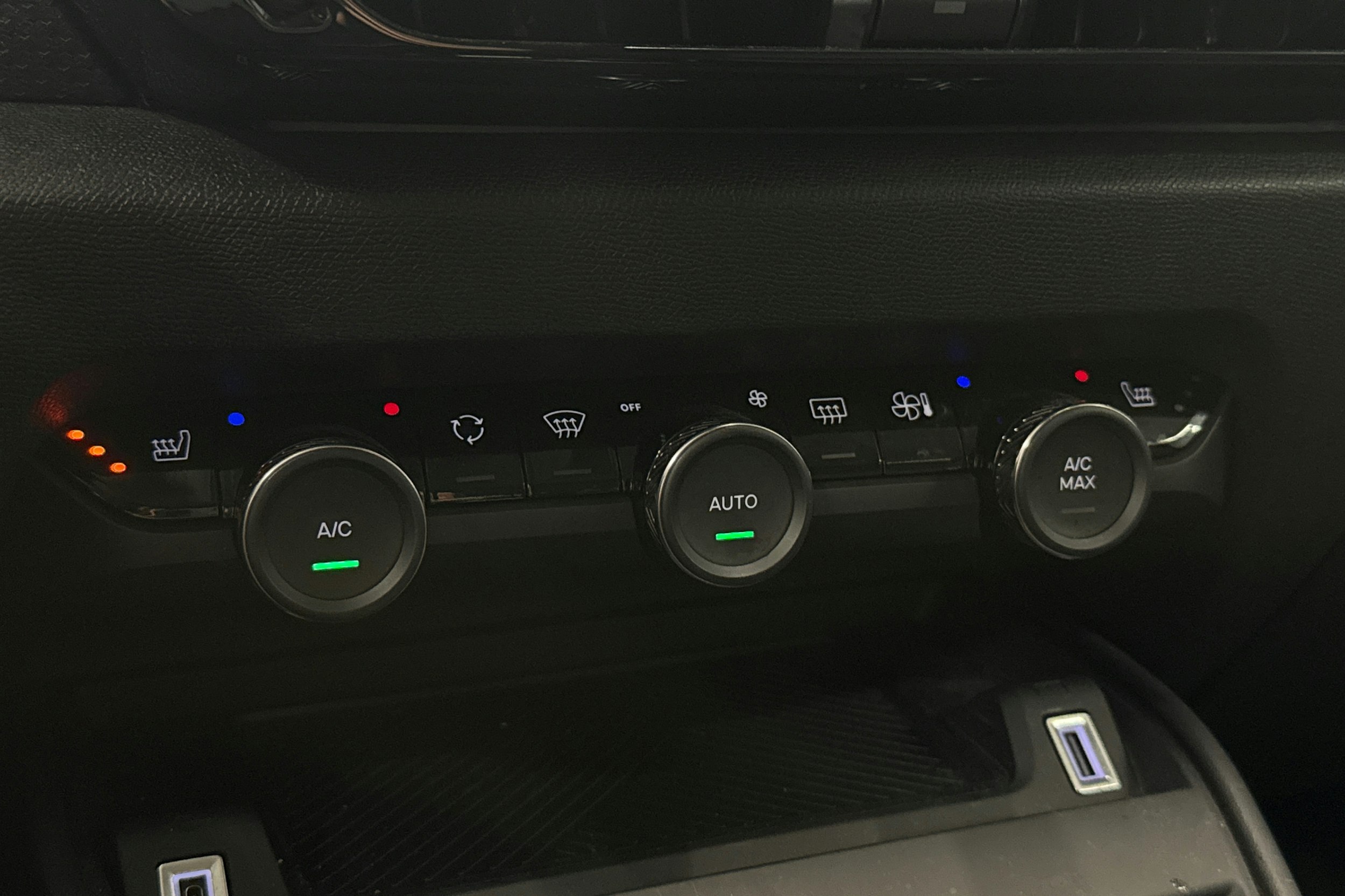 valkoinen Citroën C4 2022 kuva 24.