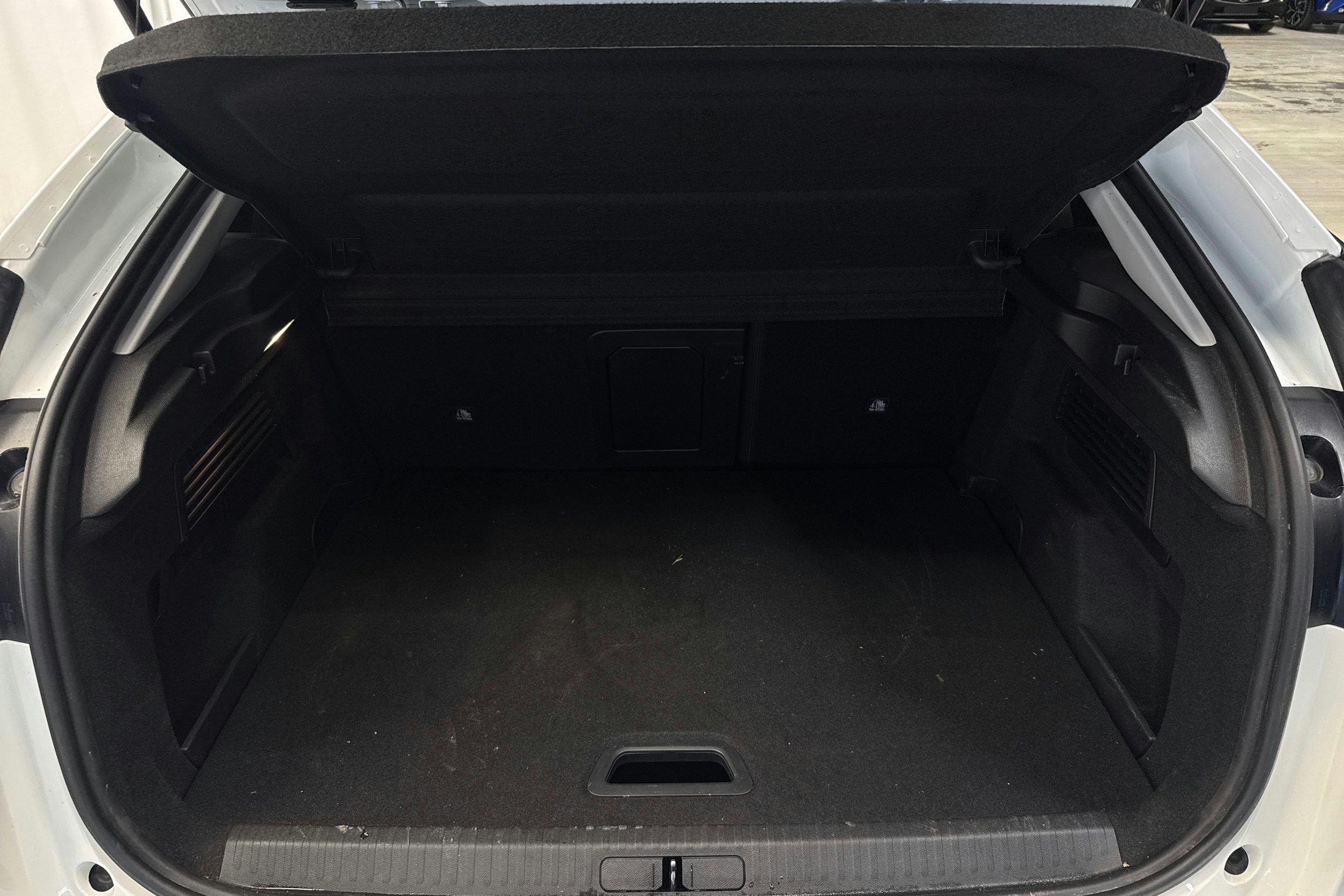 valkoinen Citroën C4 2022 kuva 27.