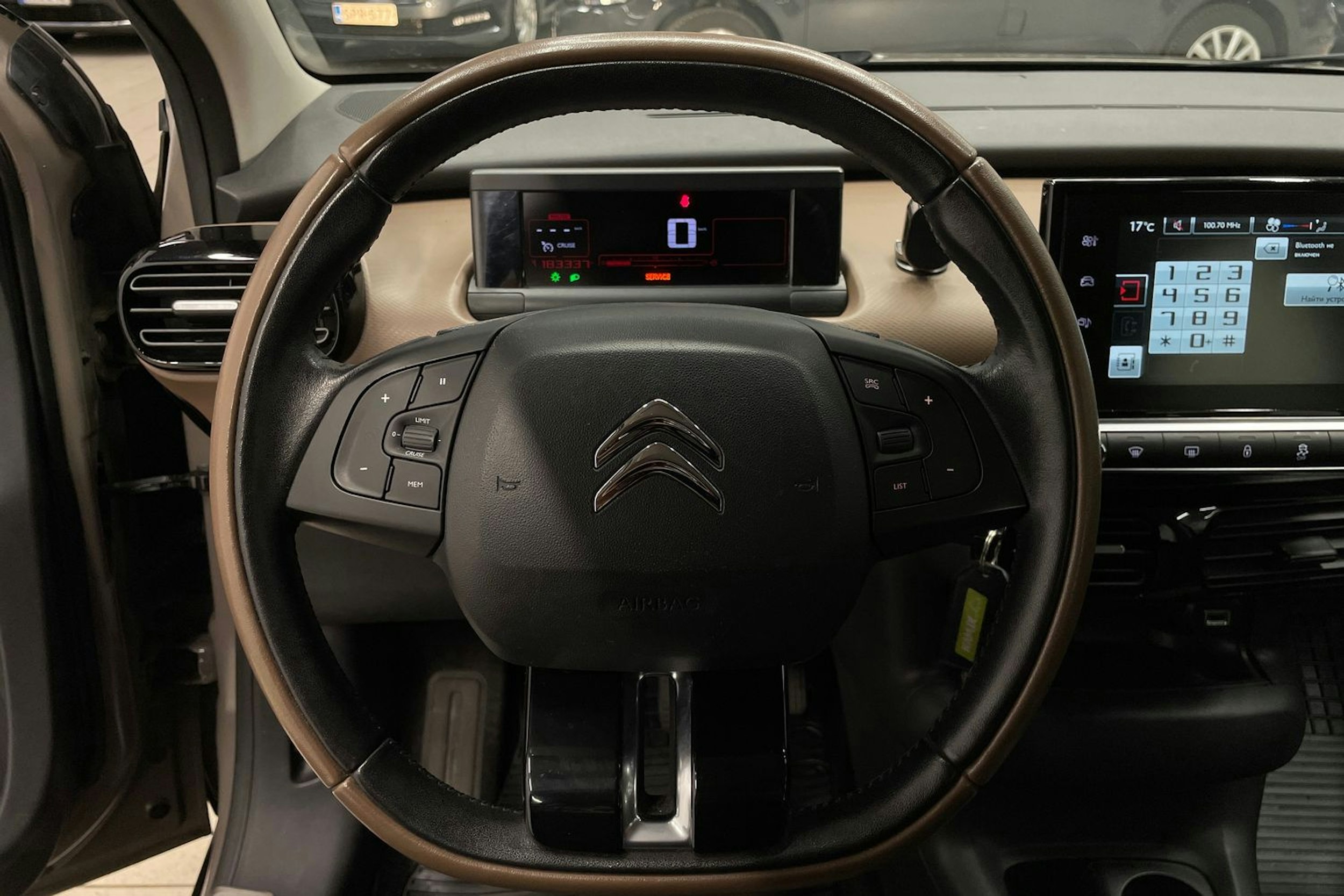 Harmaa Citroën C4 Cactus 2014 kuva 15.