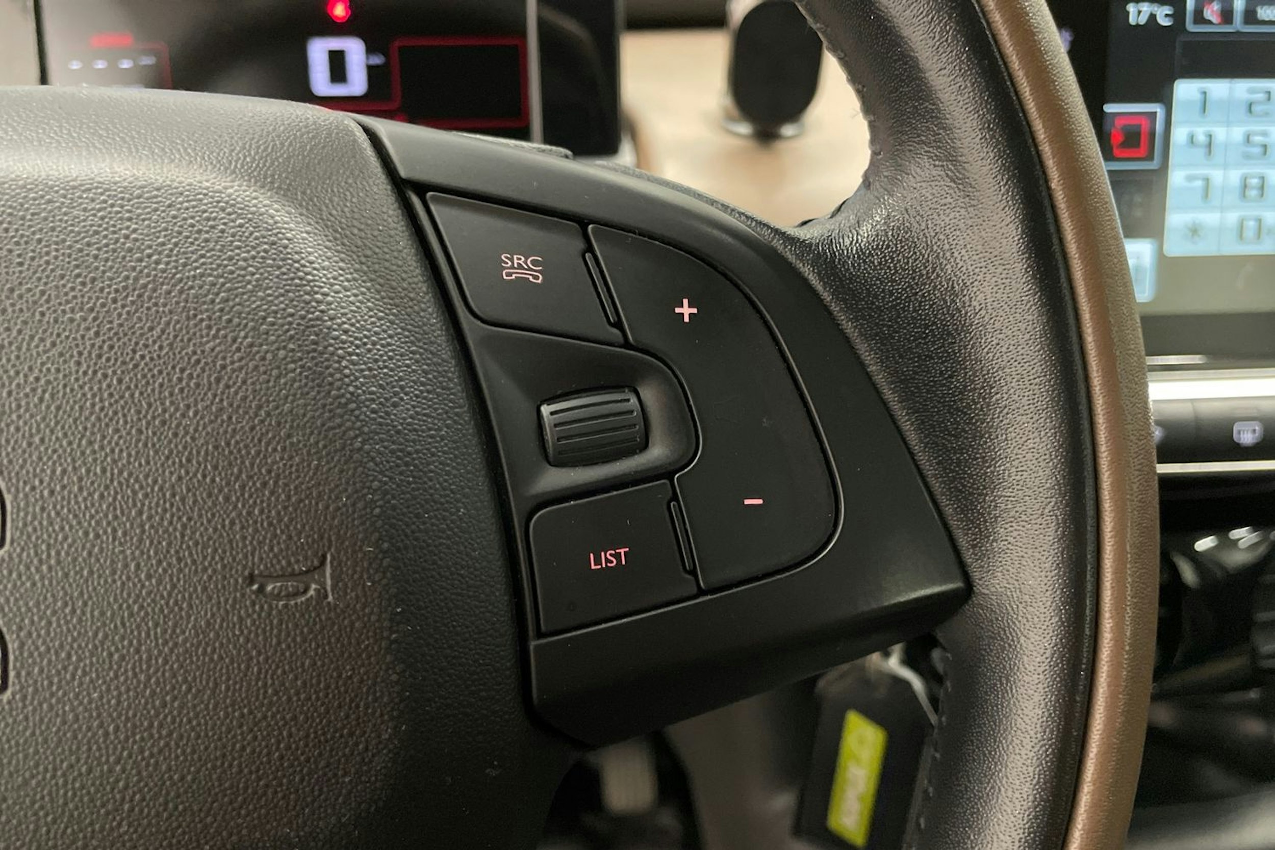 Harmaa Citroën C4 Cactus 2014 kuva 17.