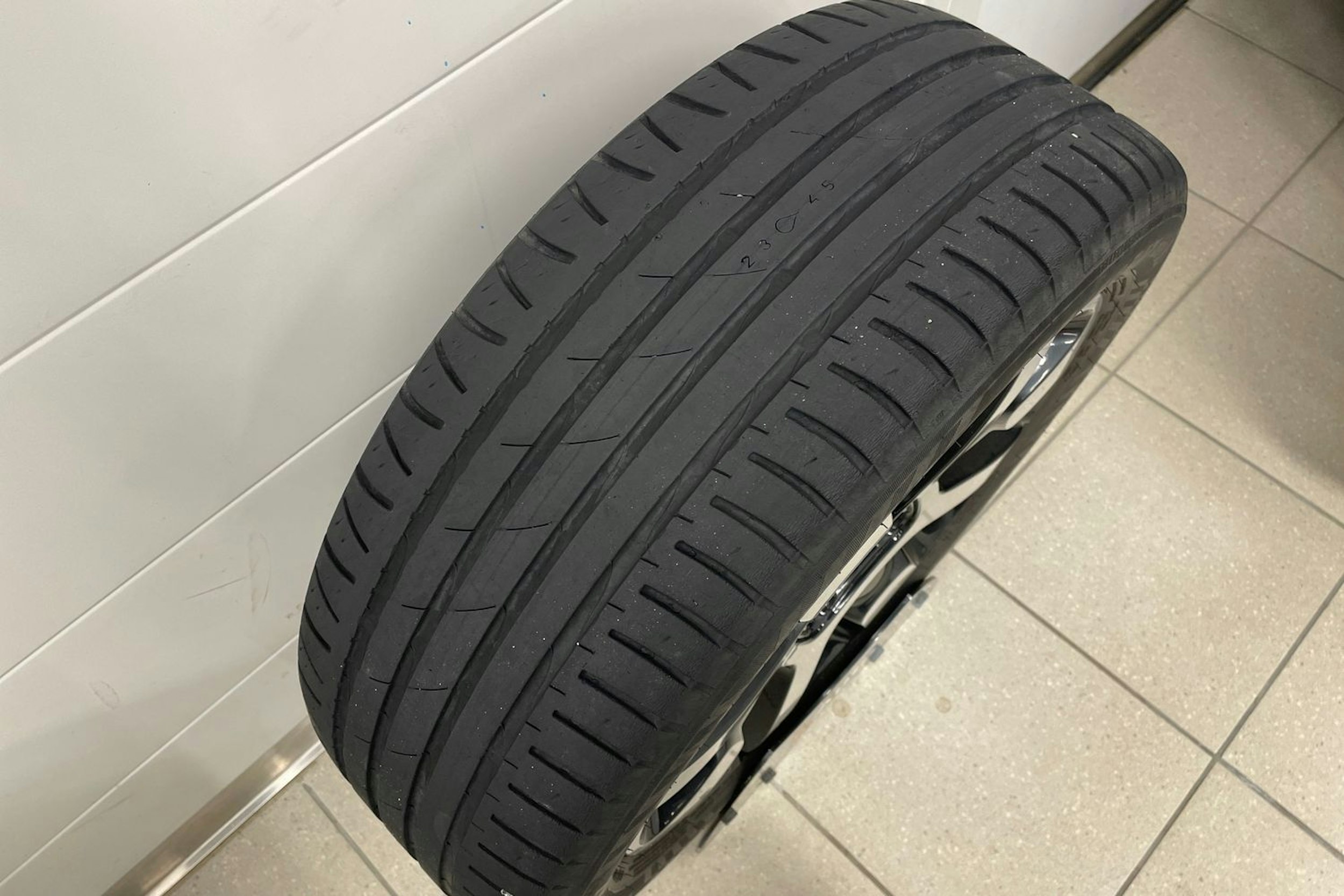 Harmaa Citroën C4 Cactus 2014 kuva 22.