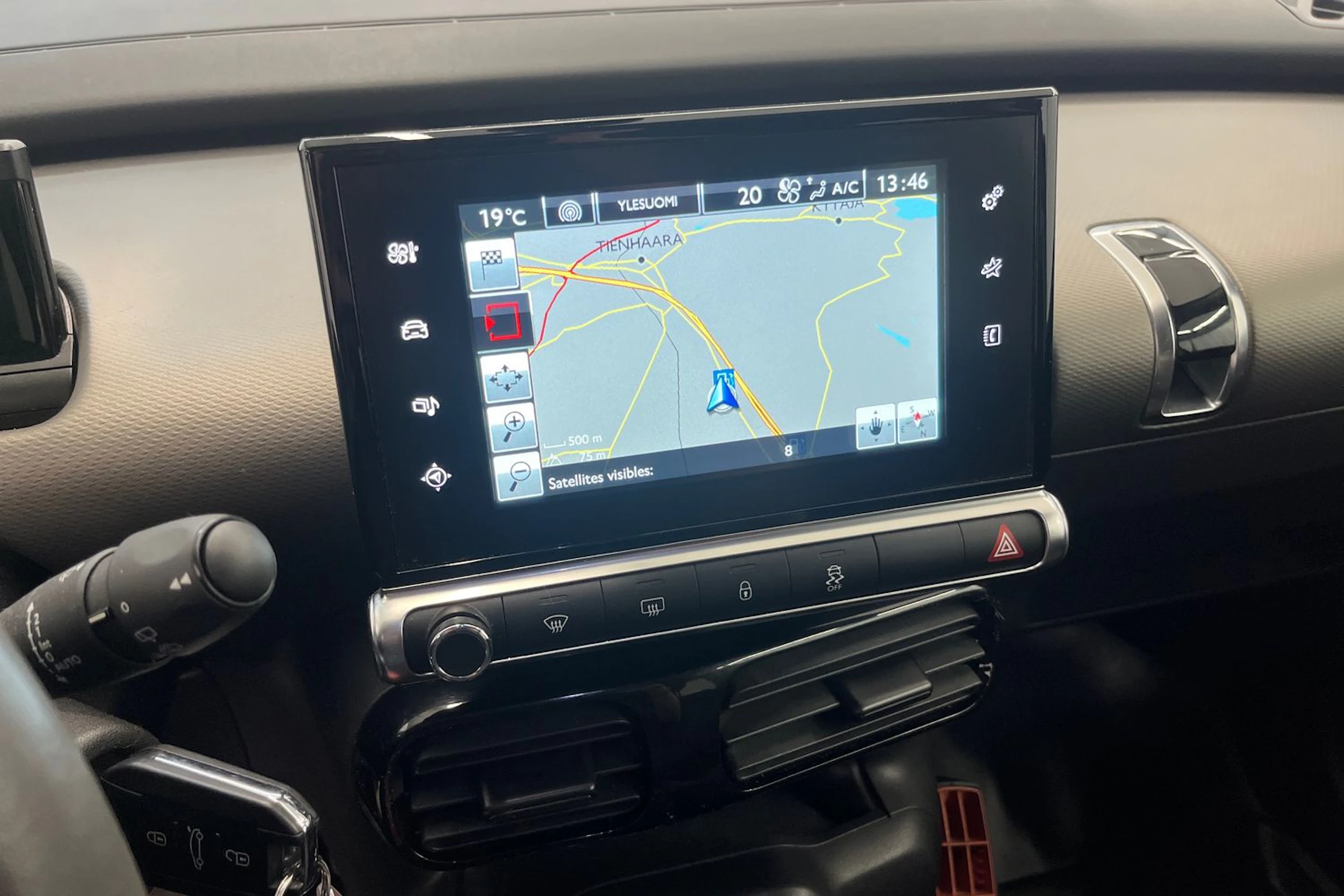 valkoinen Citroën C4 Cactus 2015 kuva 15.