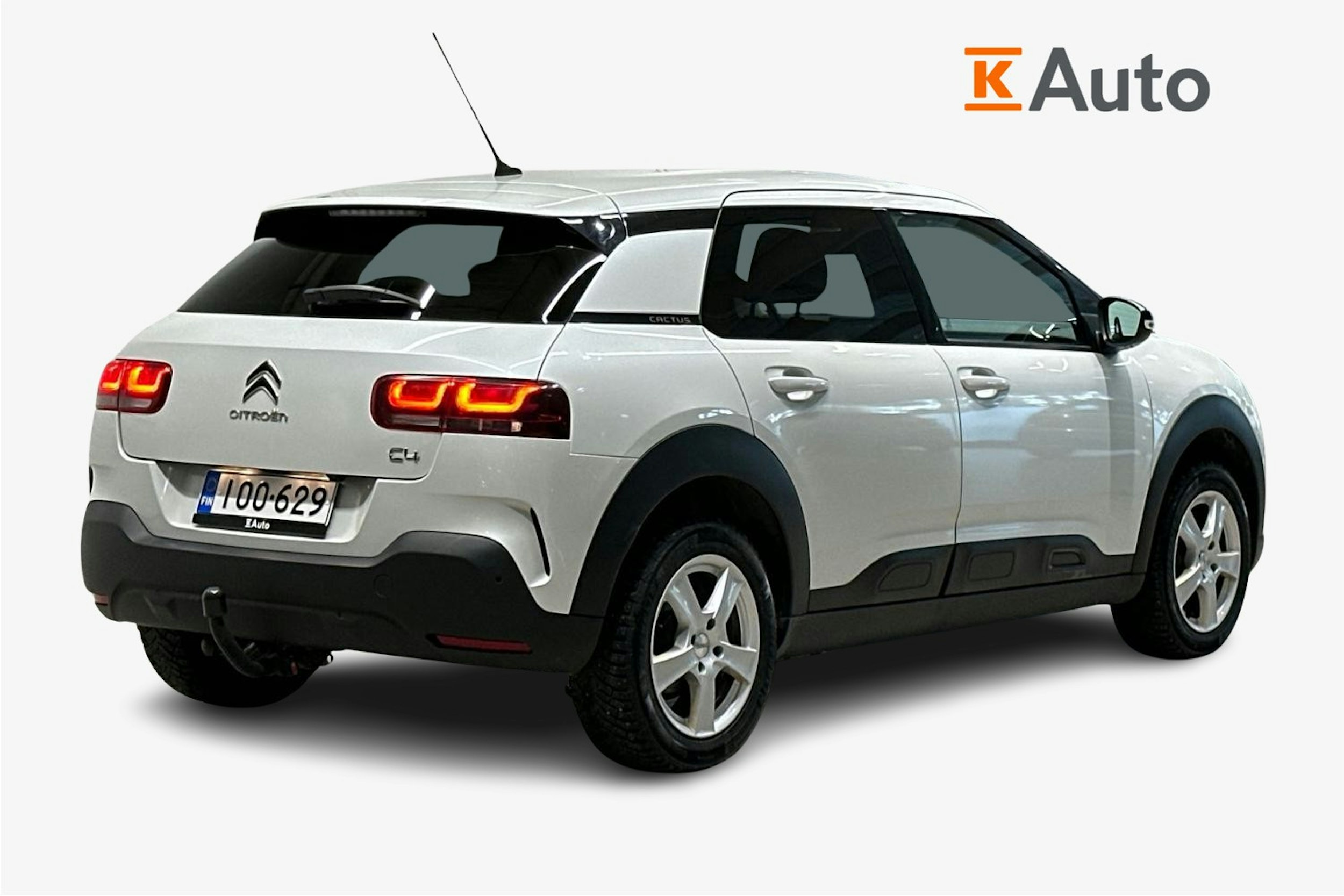 Valkoinen Citroën C4 Cactus 2018 kuva 3.