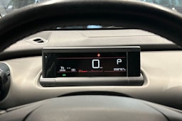 Valkoinen Citroën C4 Cactus 2018 kuva 18.