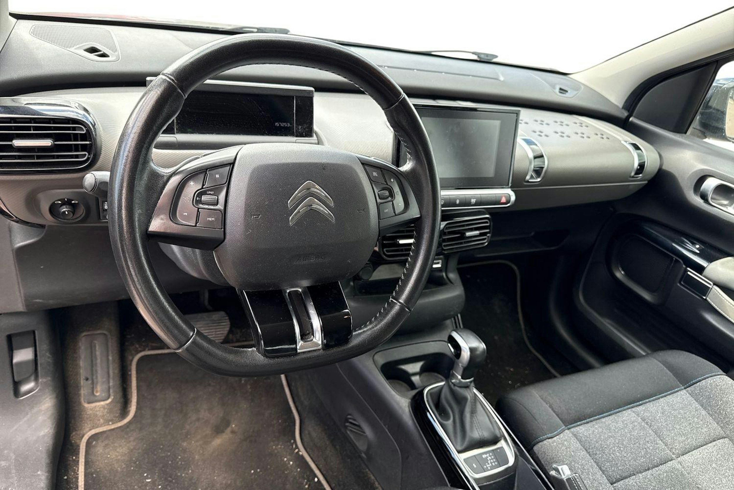 Harmaa Citroën C4 Cactus 2019 kuva 6.