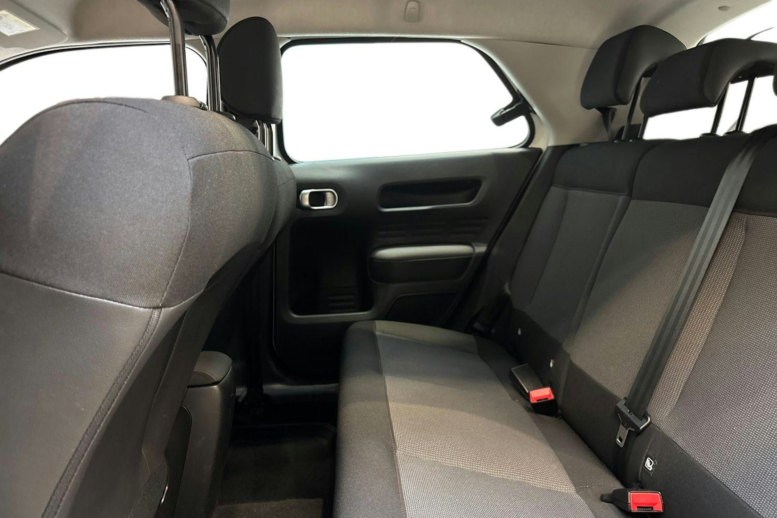 valkoinen Citroën C4 Cactus 2019 kuva 10.