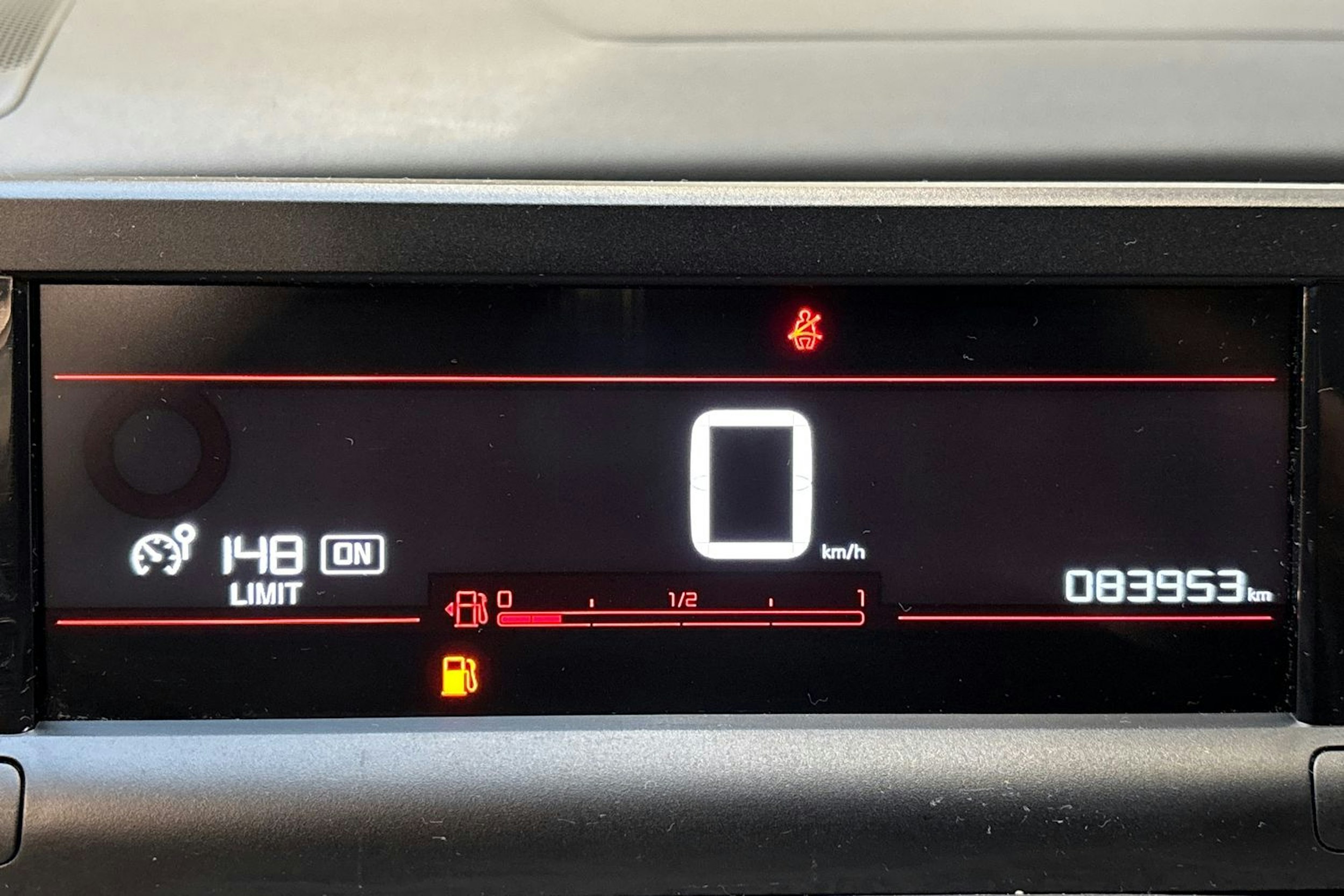 valkoinen Citroën C4 Cactus 2019 kuva 18.