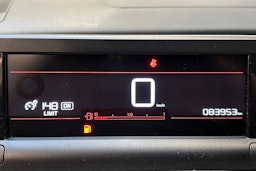 valkoinen Citroën C4 Cactus 2019 kuva 18.