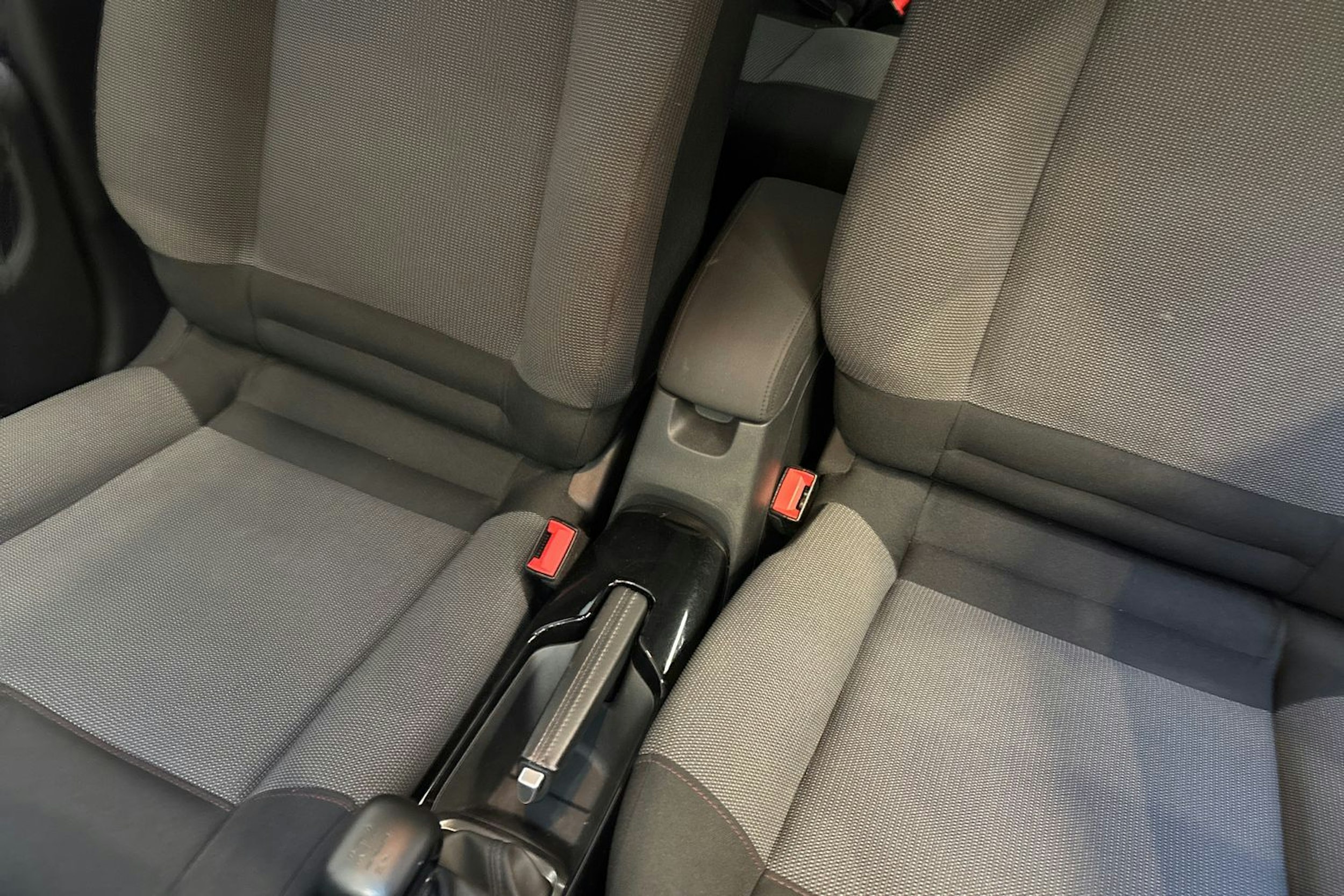 valkoinen Citroën C4 Cactus 2019 kuva 22.