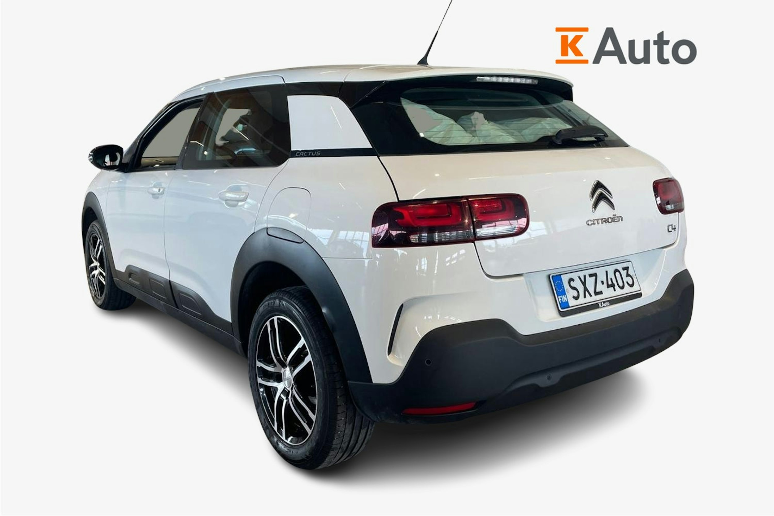 Valkoinen Citroën C4 Cactus 2019 kuva 2.